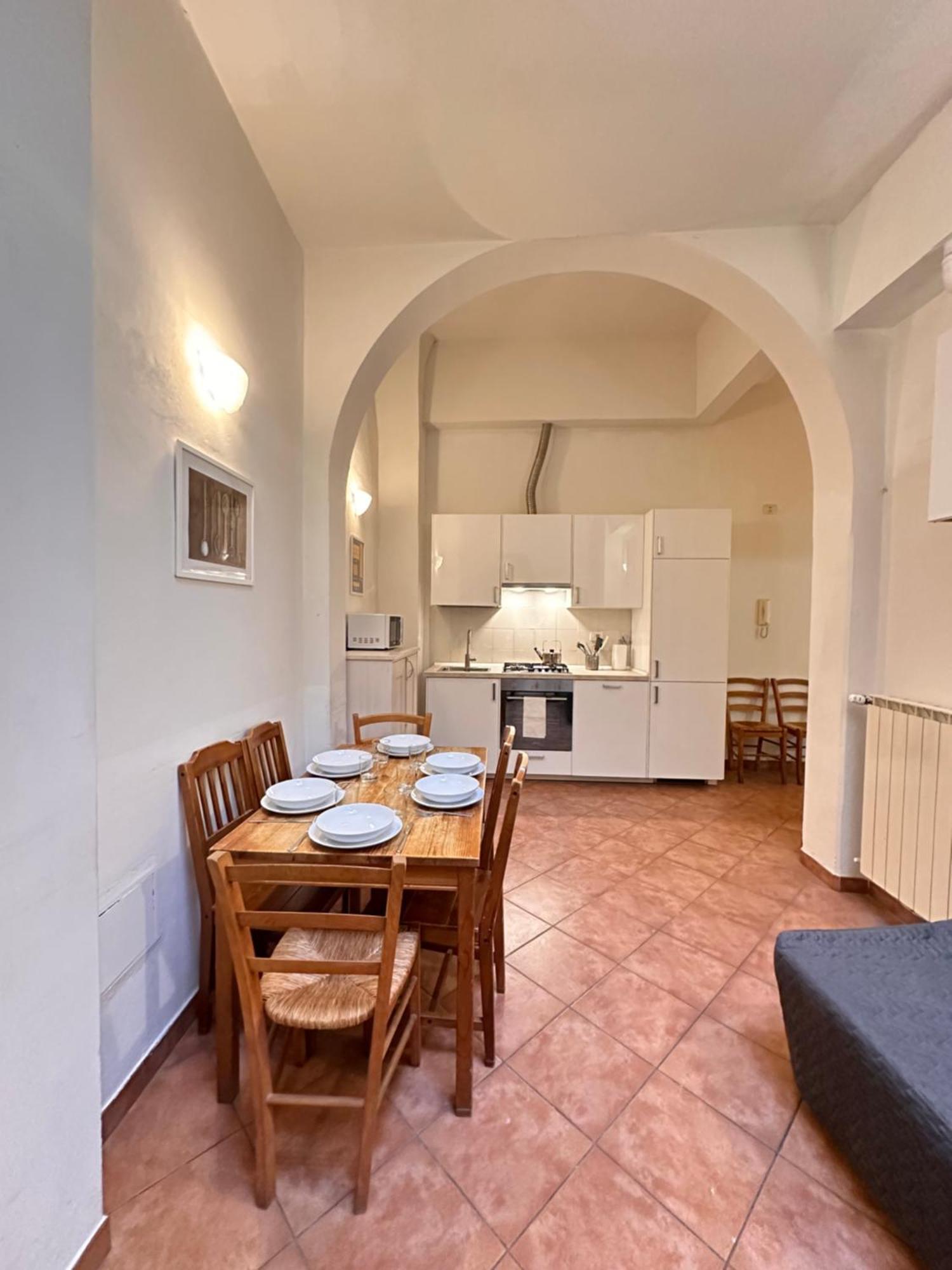 A Due Passi Dall'accademia Apartment *