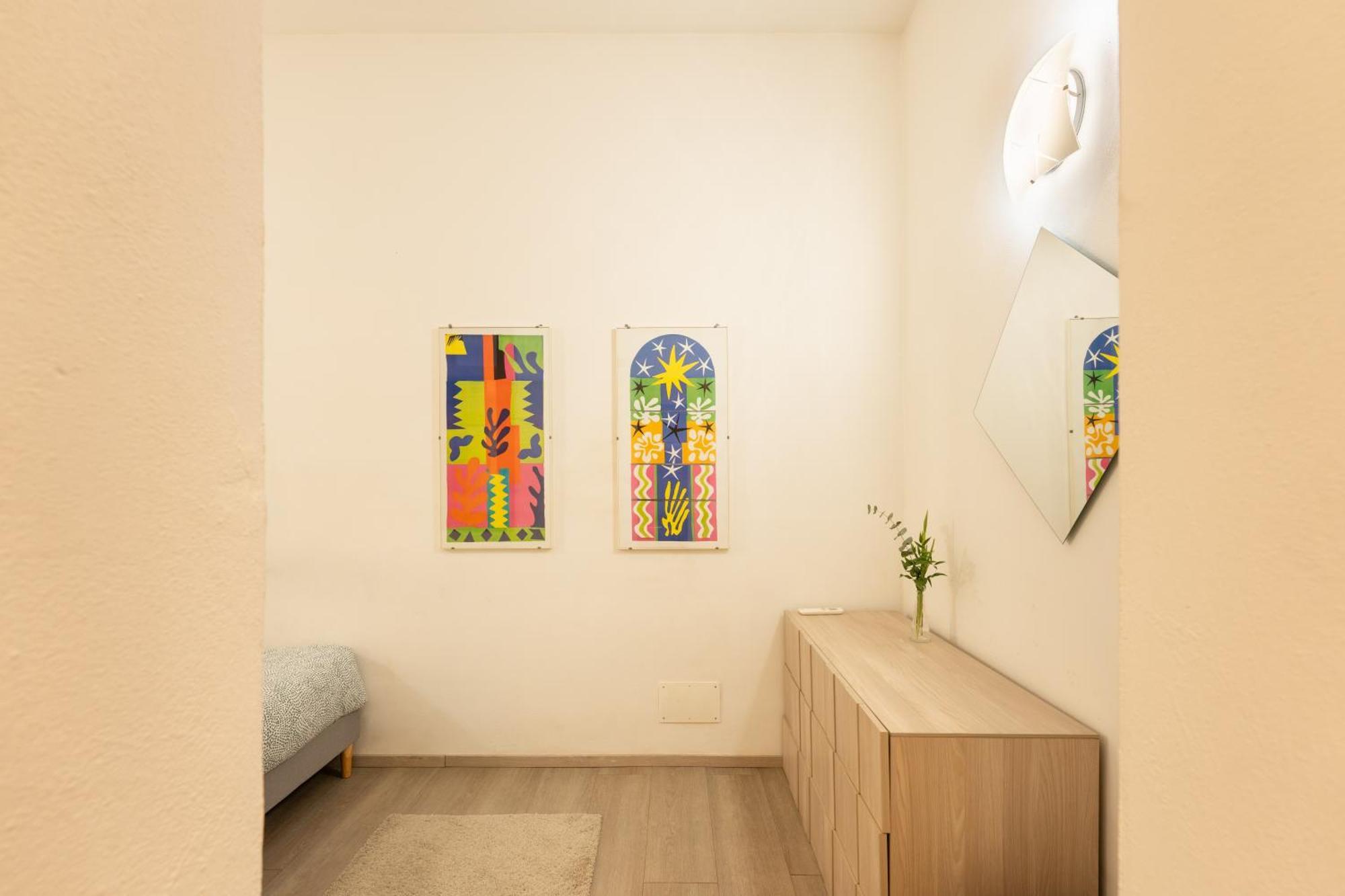 Pergola - 1 Bdr Flat With Inner Courtyard Apartment *