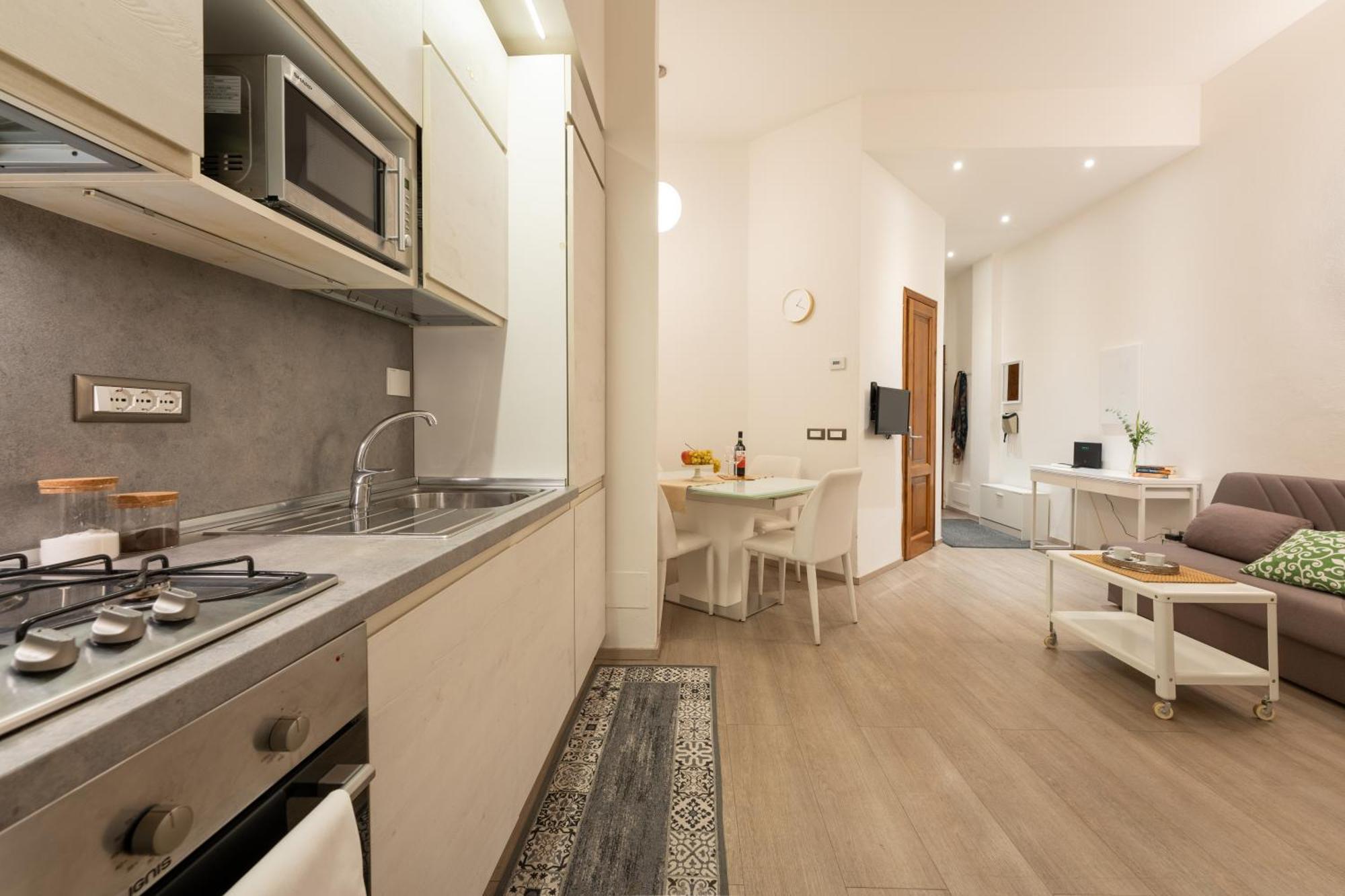 Pergola - 1 Bdr Flat With Inner Courtyard Apartment Florence