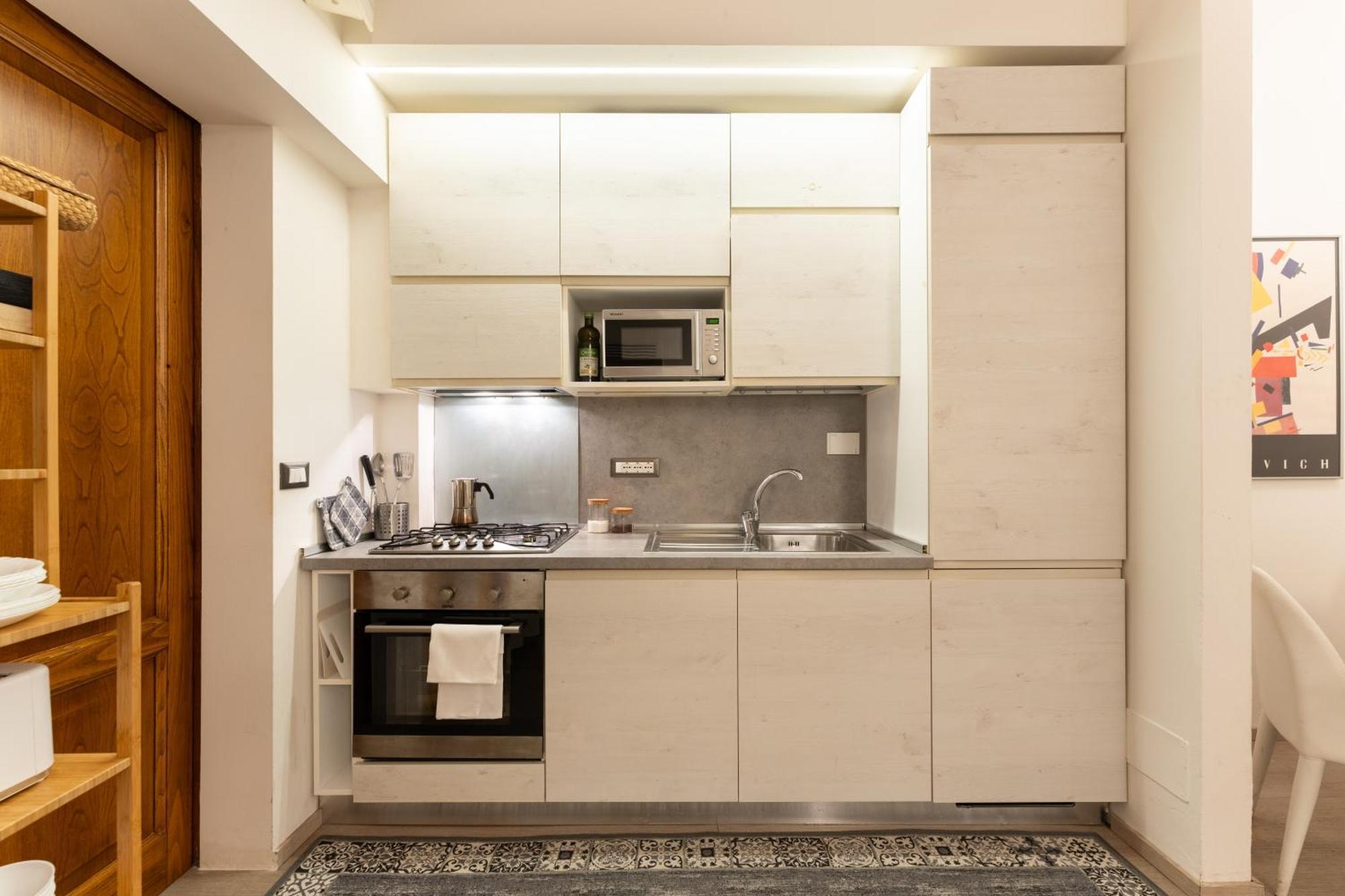 Pergola - 1 Bdr Flat With Inner Courtyard Apartment Florence