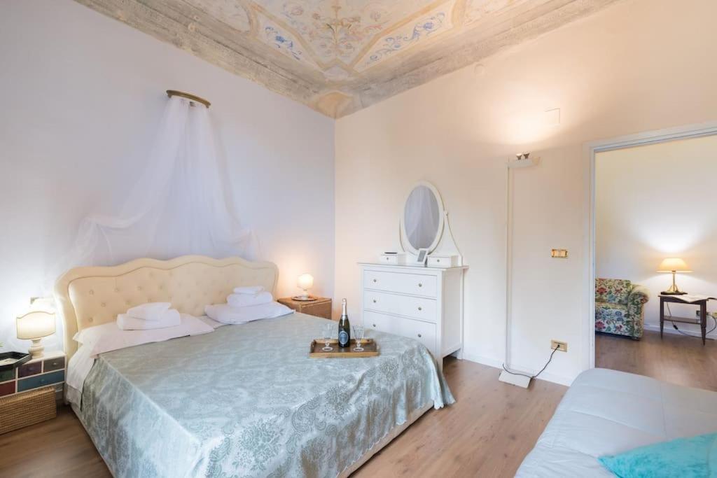 Apartment Borgognissanti 6