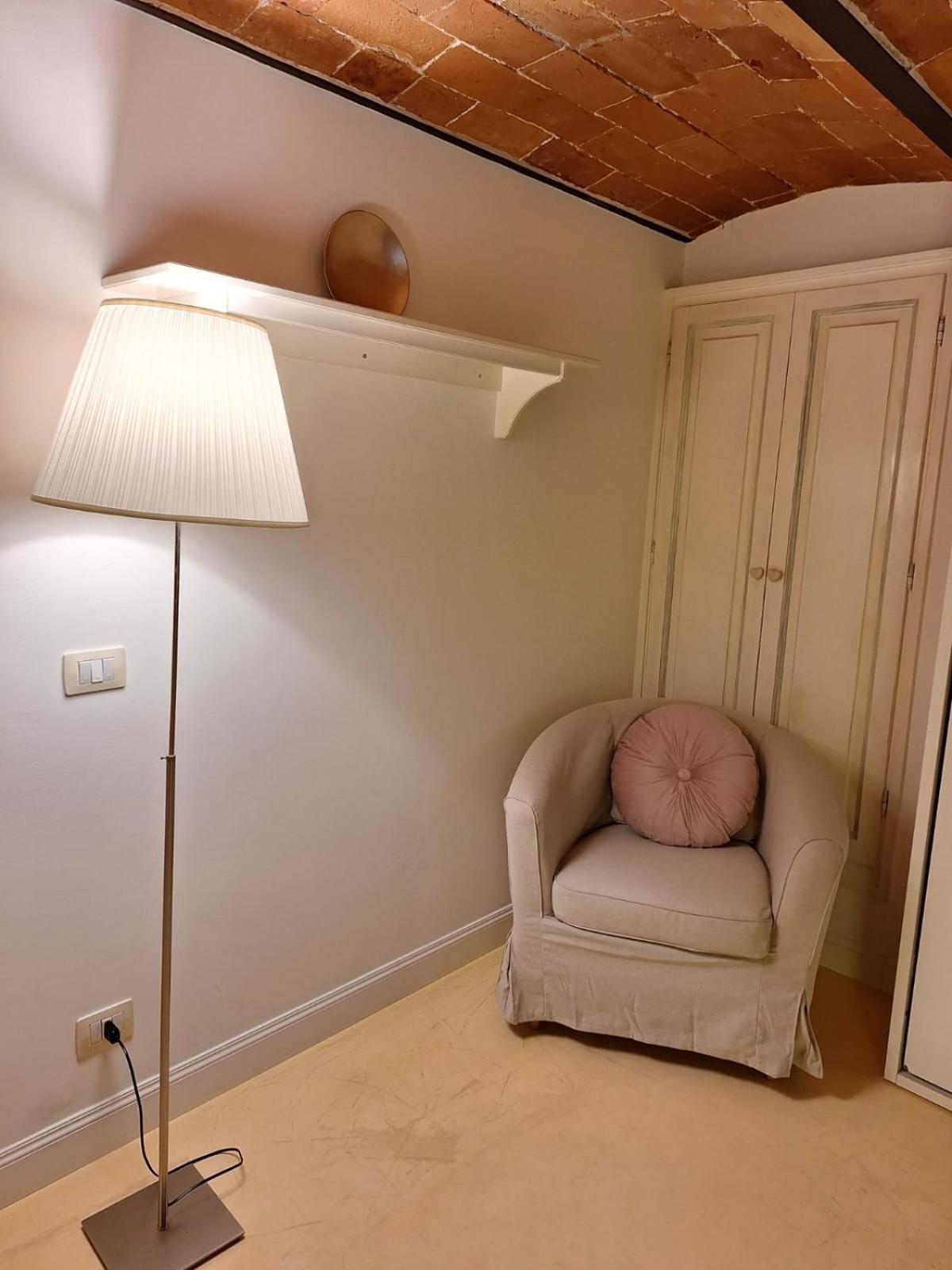 Cozy & Charming Florentine Hideaway Florence