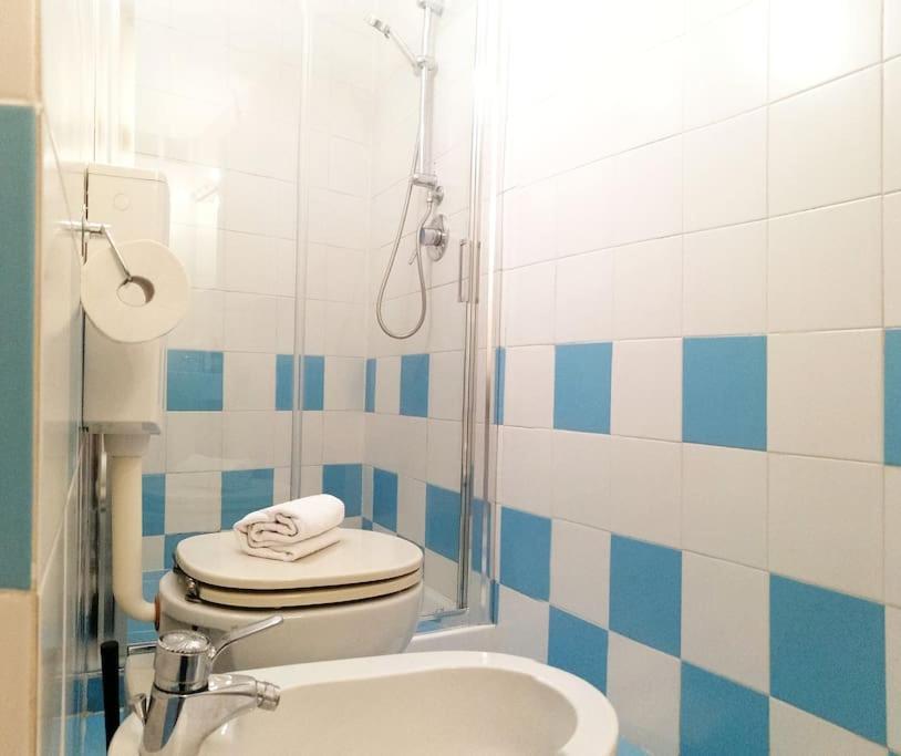 Cozy Near Train Station Apartment *