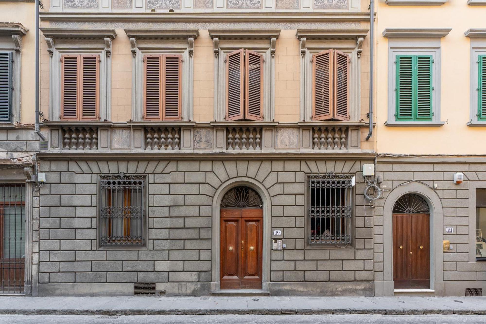 Pergola - 1 Bdr Flat With Inner Courtyard Apartment