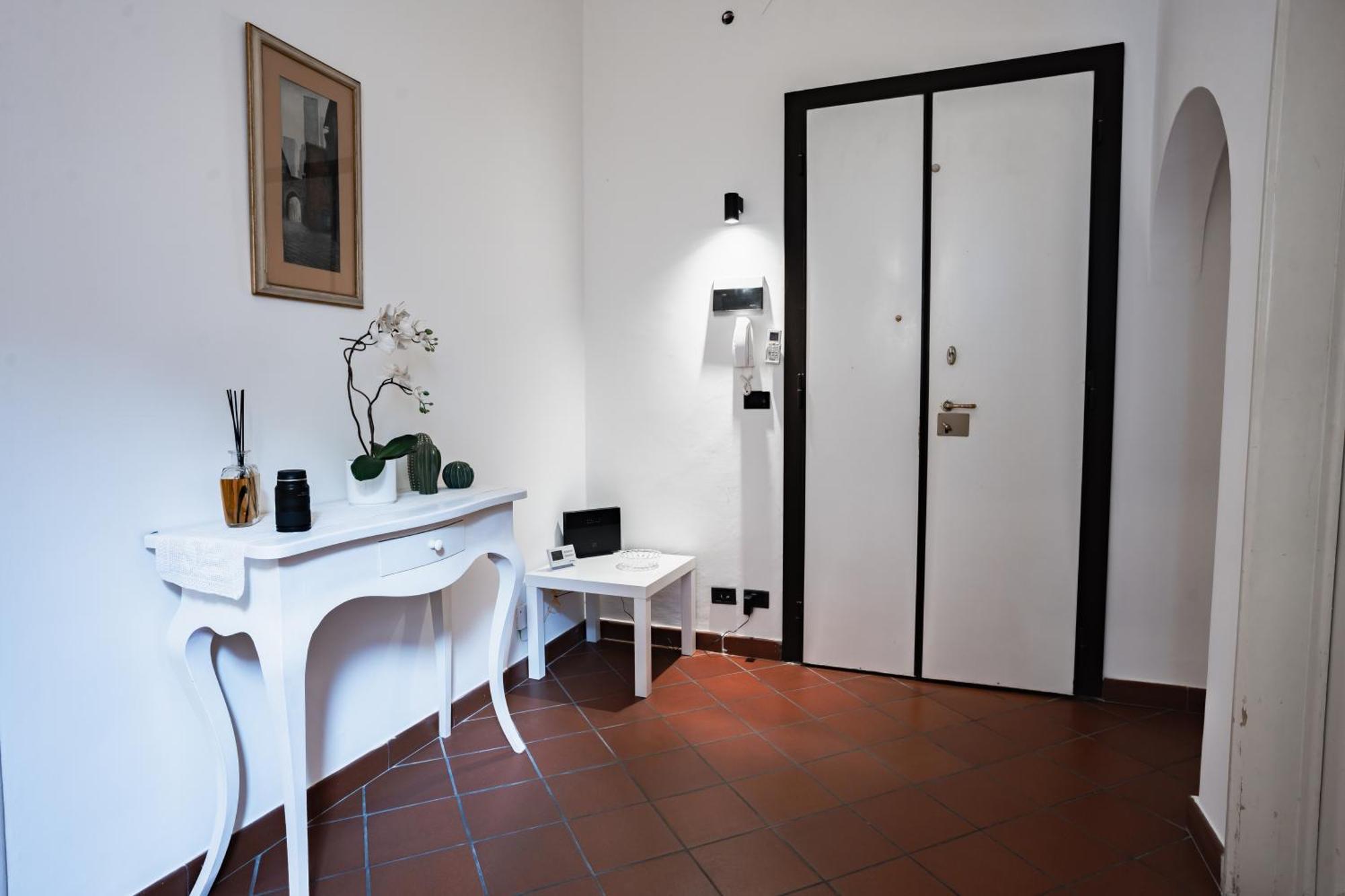 Appartement Charming With Exclusive Courtyard In Center Of *