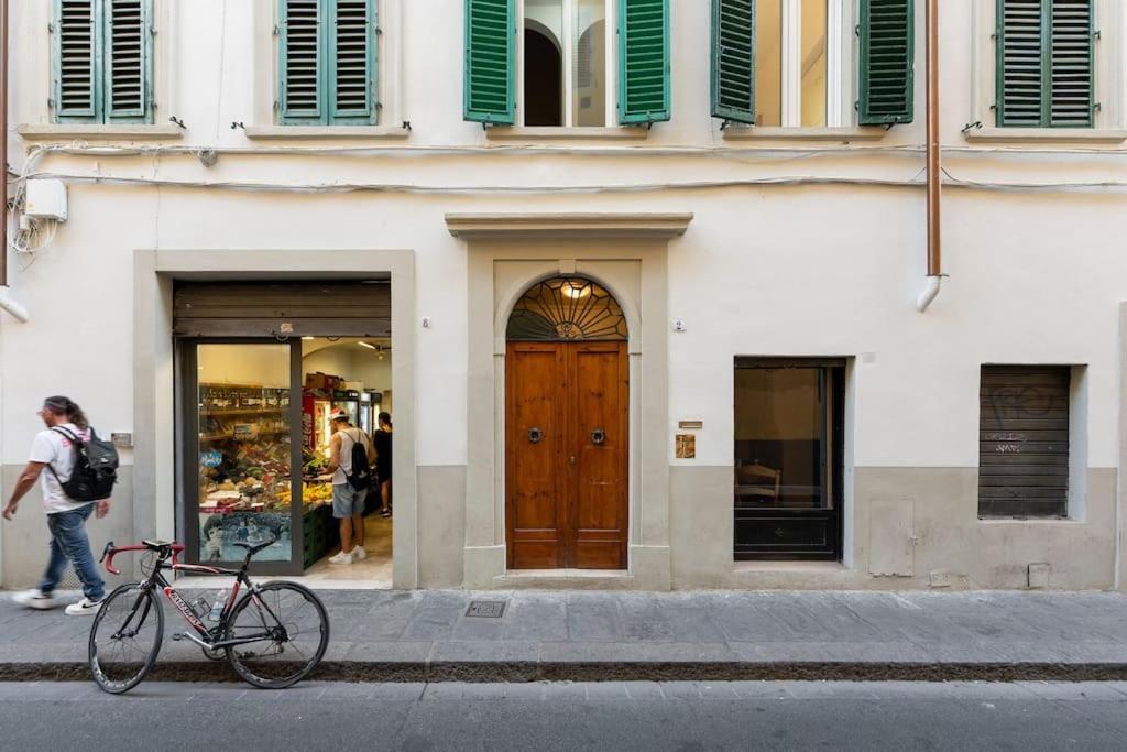 Keys Of Italy - Maytreya - Albero 2 - Train Station Two Bedroom Flat 2nd Floor Apartment *