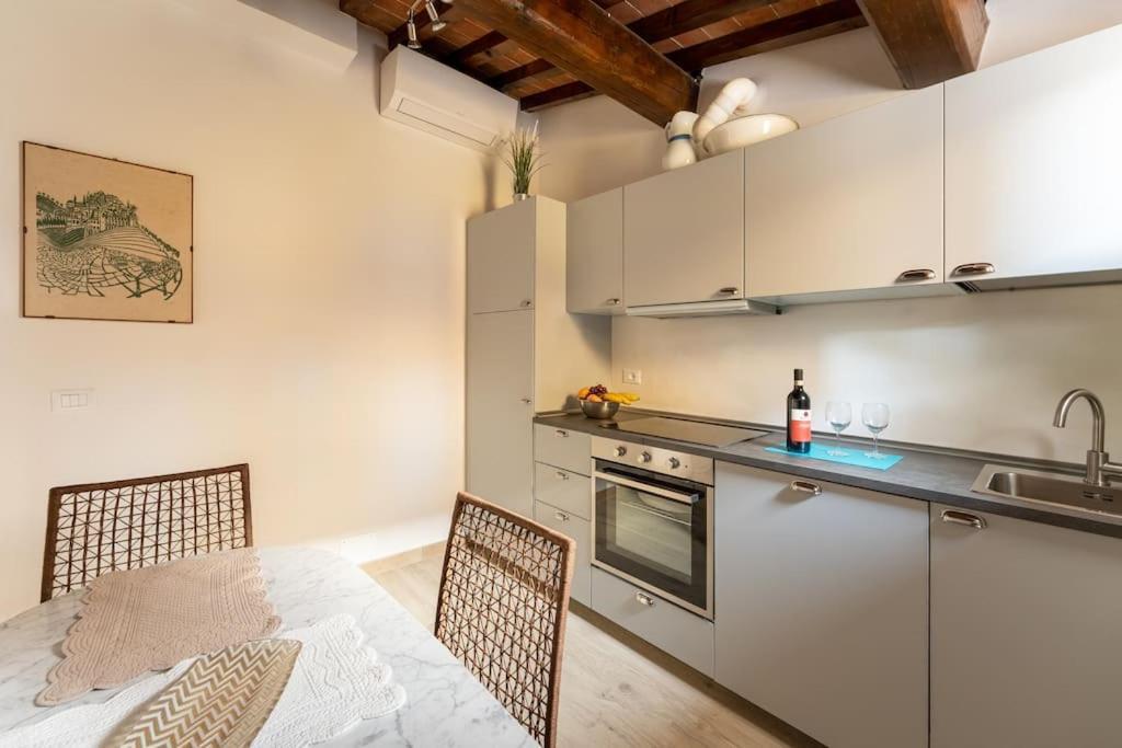 Keys Of Italy - Maytreya - Albero 2 - Train Station Two Bedroom Flat 2nd Floor Florence