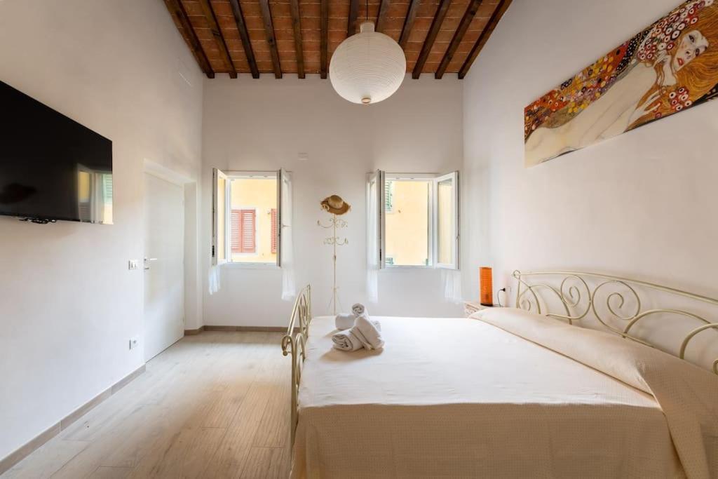 Apartment Keys Of Italy - Maytreya - Albero 2 - Train Station Two Bedroom Flat 2nd Floor *