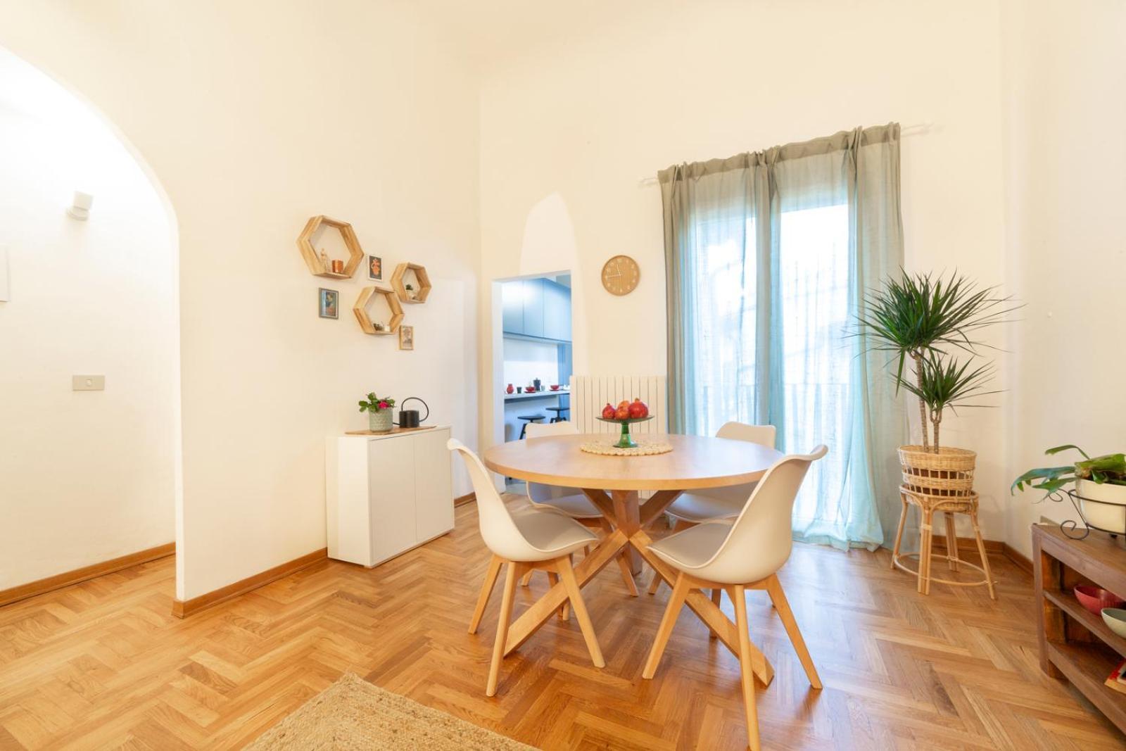 La Casa Del Murales Per 6 Persone Vicino Al Mercato Apartment *