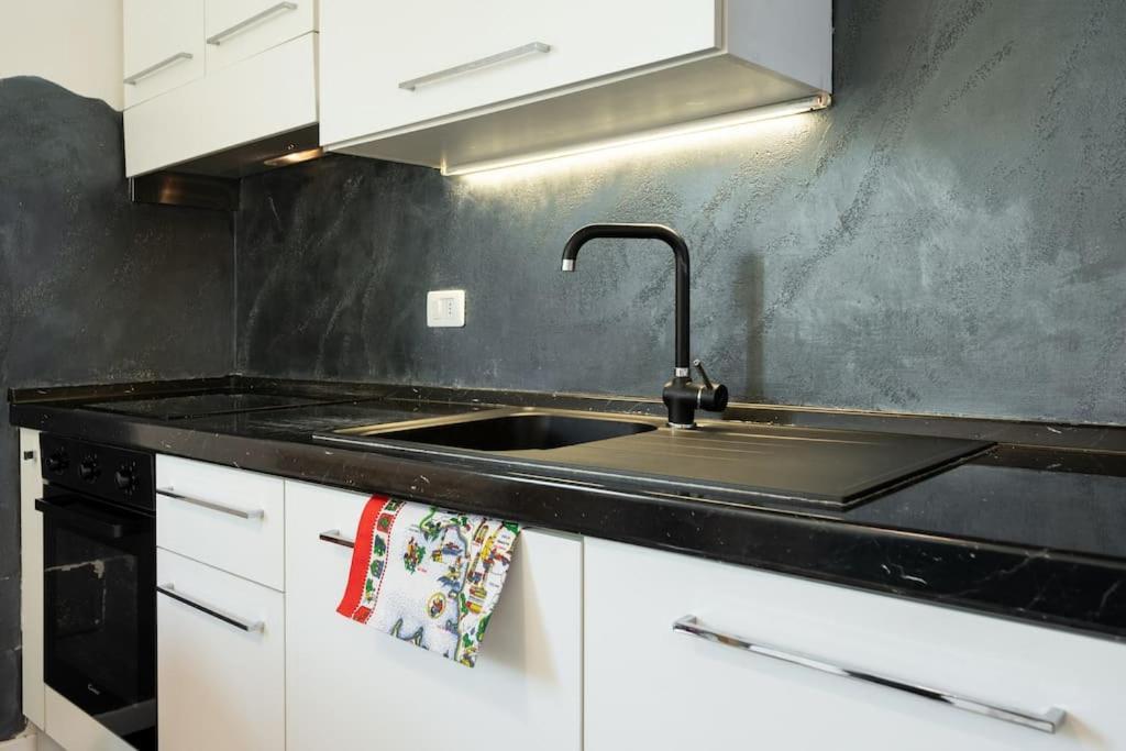 Apartment Keys Of Italy - Portenuove18 - Pn2 - Train Station, One Bedroom Flat 2 To 4 Guests *