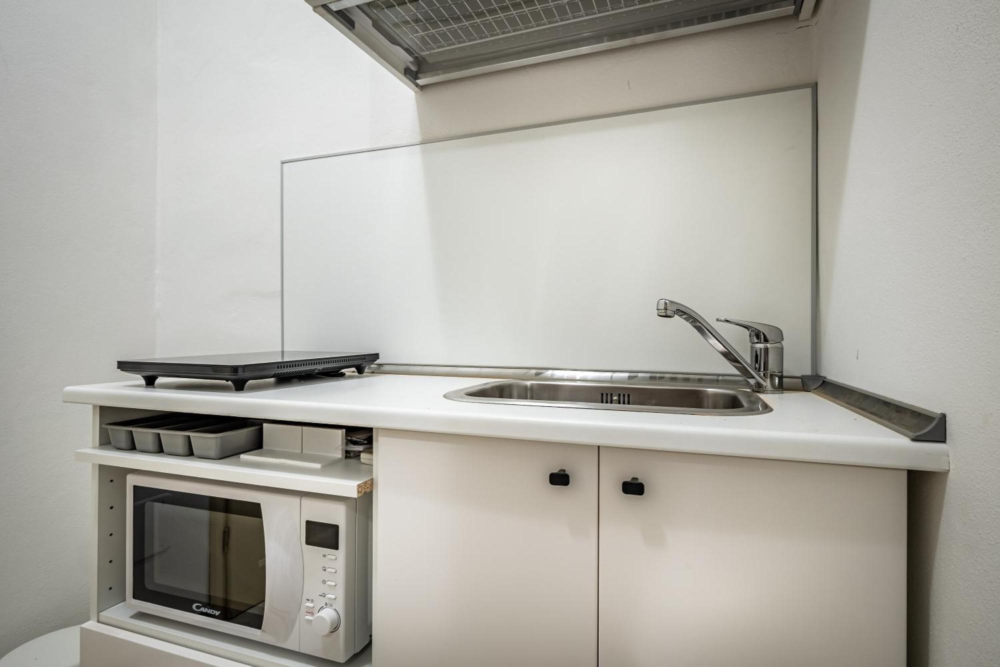 Yid Agnolo Three Bedroom In Appartement *
