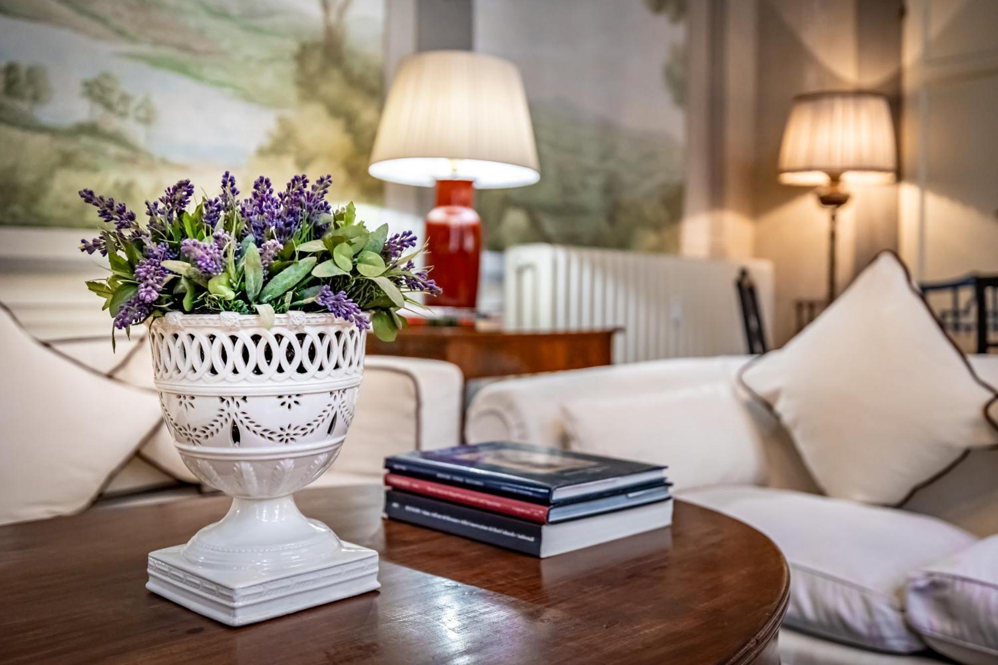 Yid Bargello Luxury Apartment