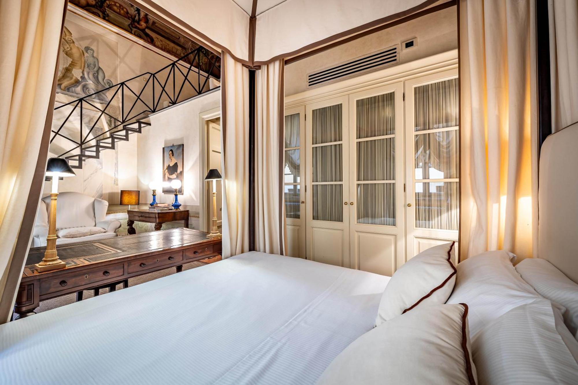 Yid Bargello Luxury Apartment