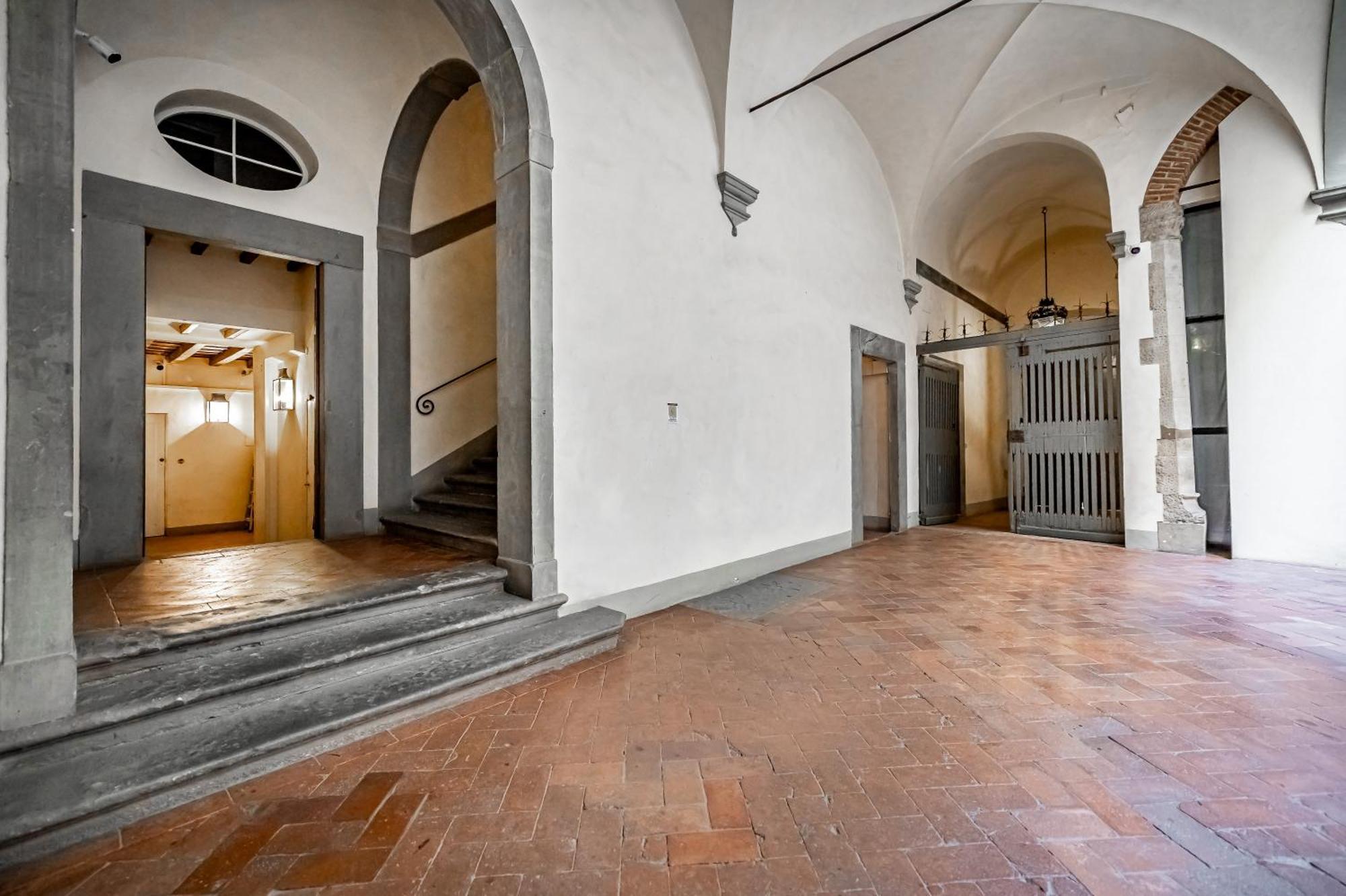 Yid Bargello Luxury Apartment