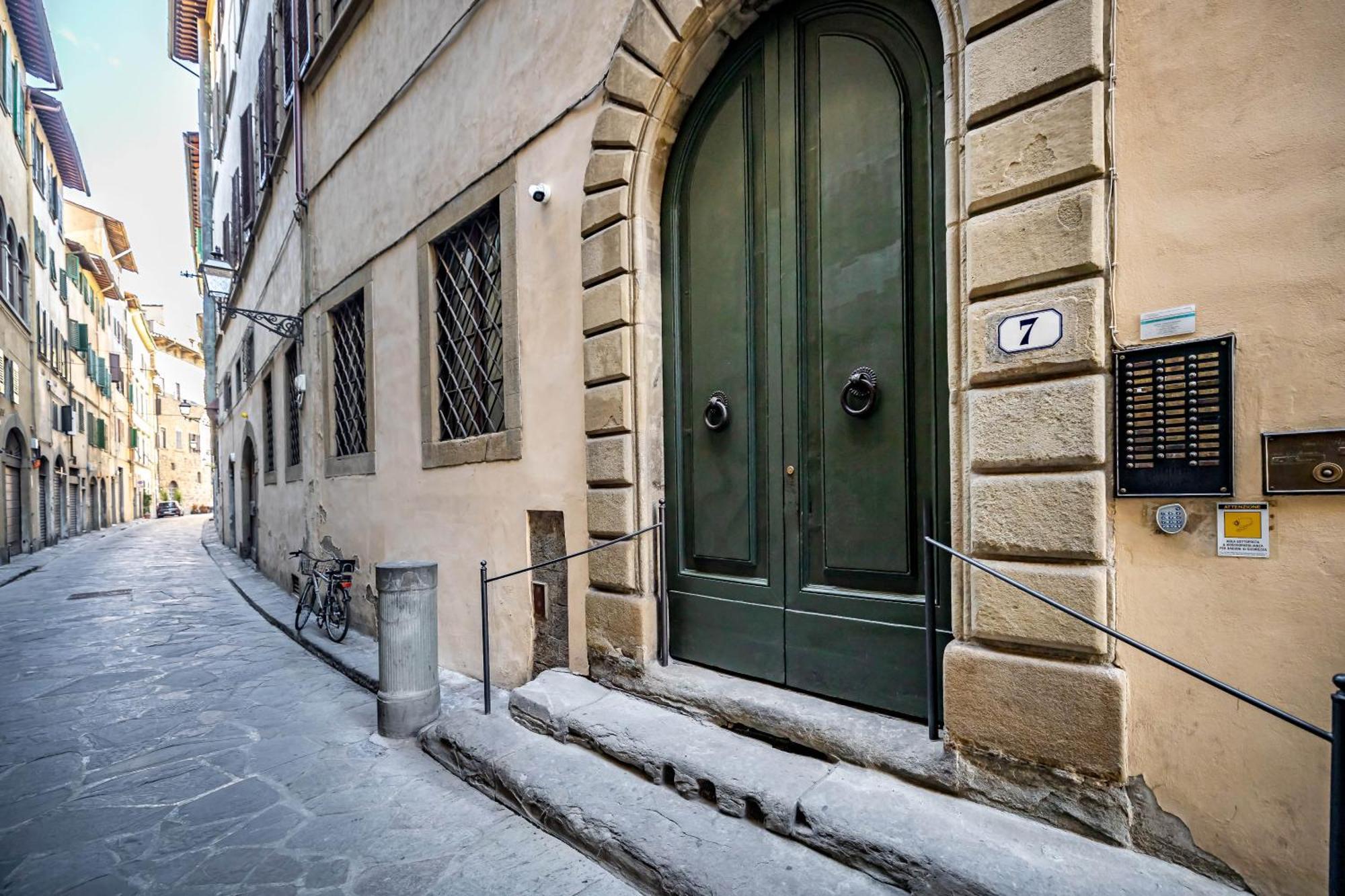 Yid Bargello Luxury Apartment *