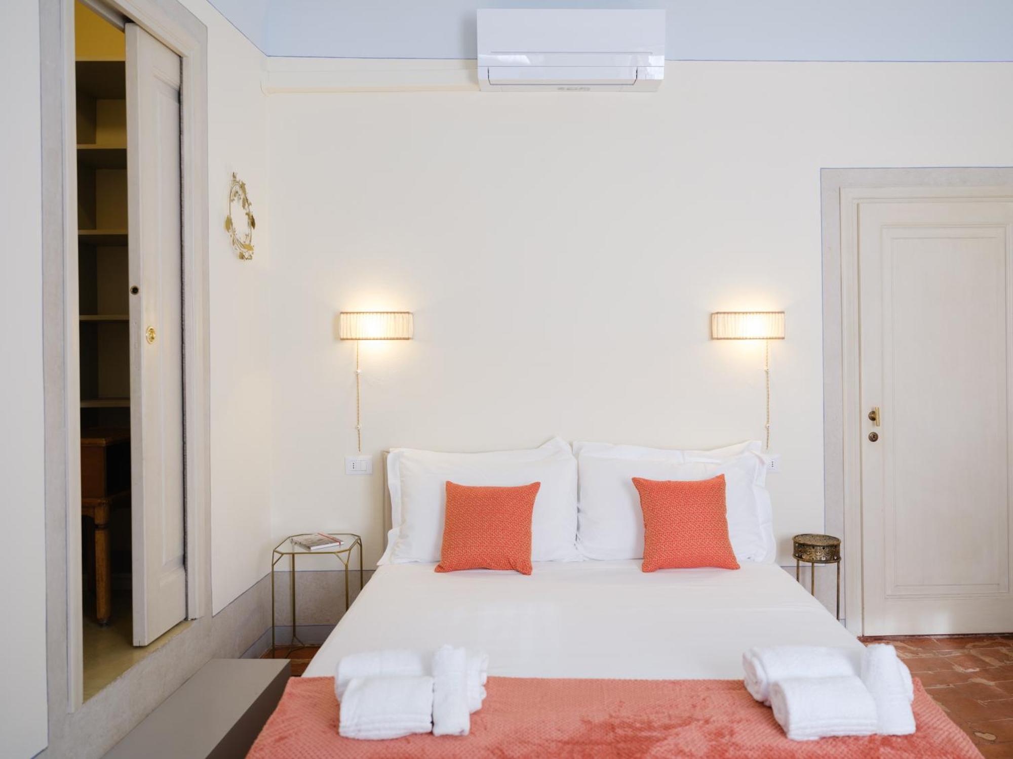 La Mezzina - Unique Design And Crafted Lifestyle Apartment