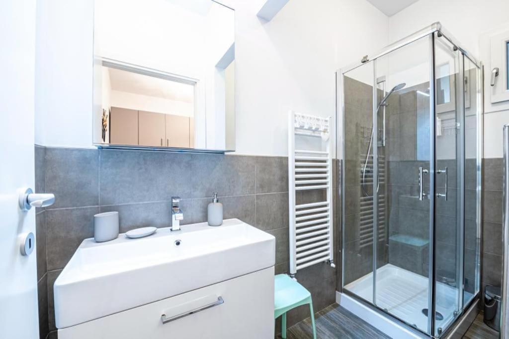Apartment Blue House Near Parco San Donato Florence