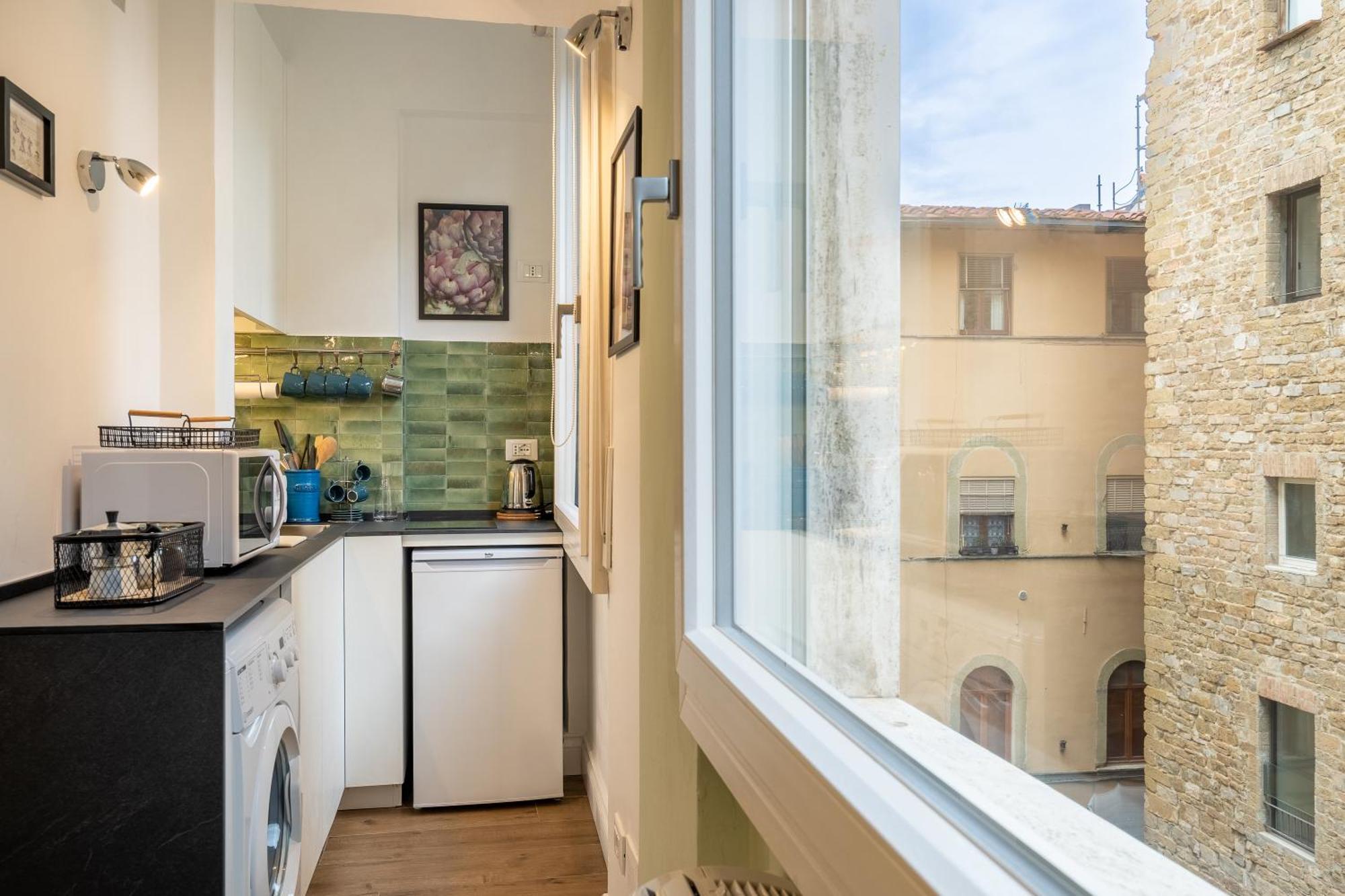The Tiny Barbadori Apartment *