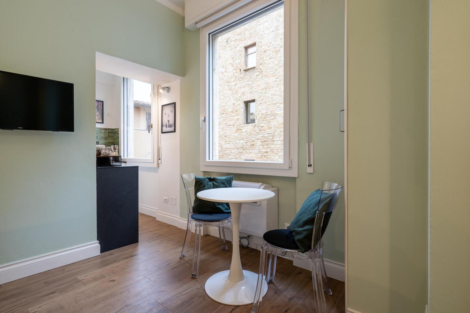 The Tiny Barbadori Apartment *