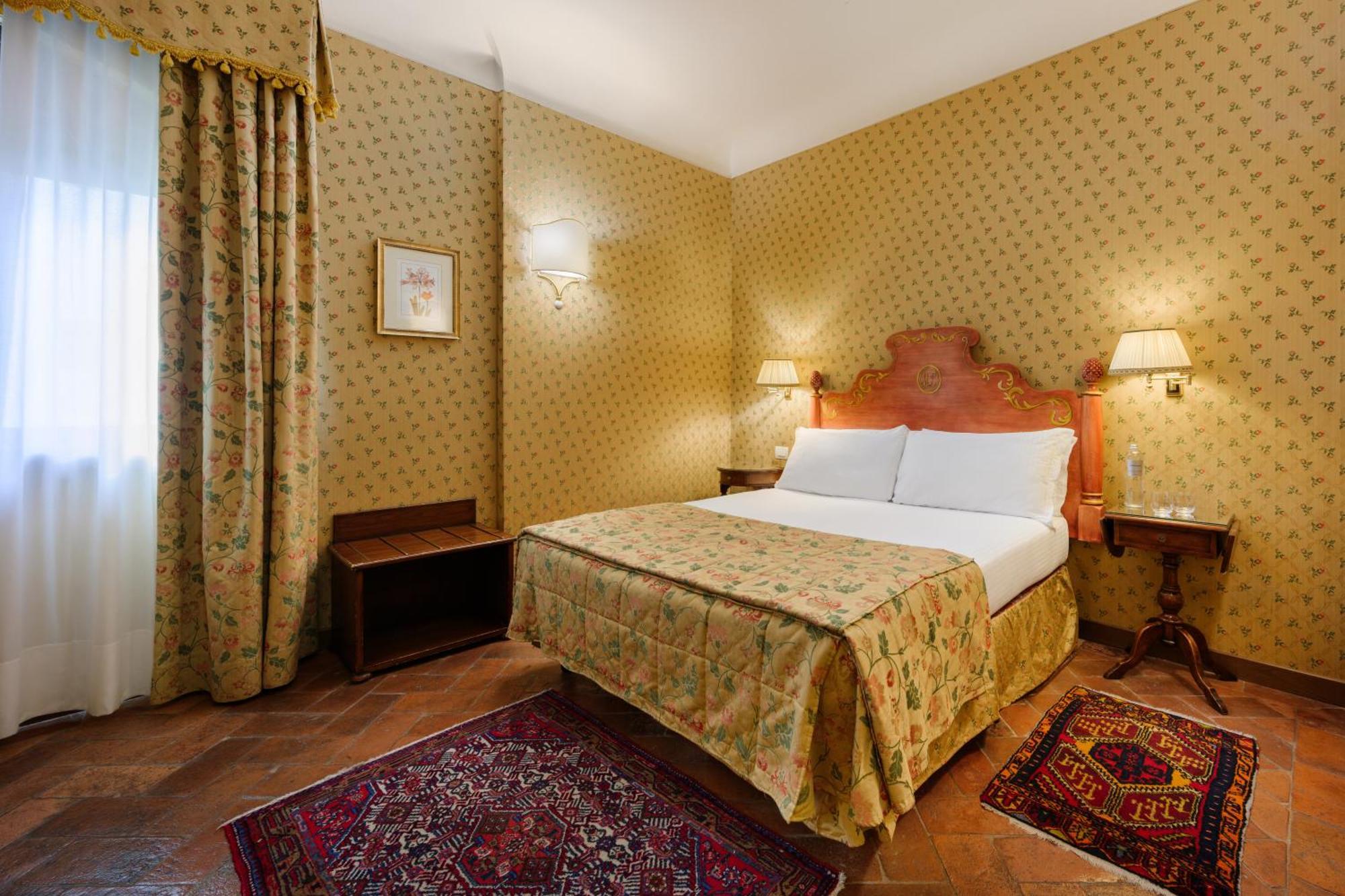 Monna Lisa Hotel
