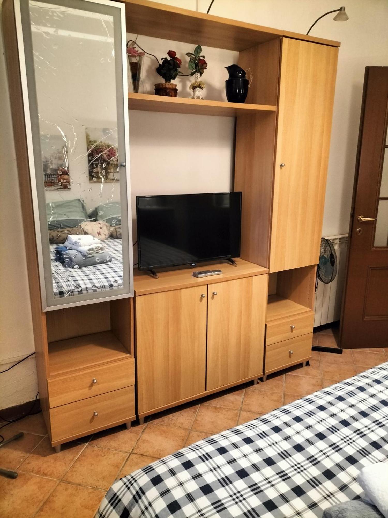 Florentine Style In San Frediano Apartment