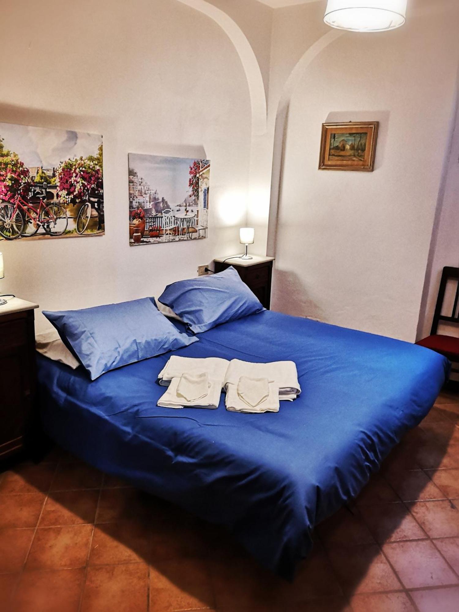 Florentine Style In San Frediano Apartment *