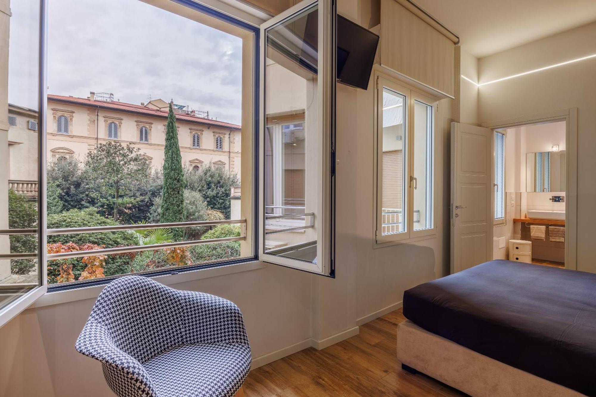 Apartment Lucy Charming Modern Near Piazza Della Liberta *