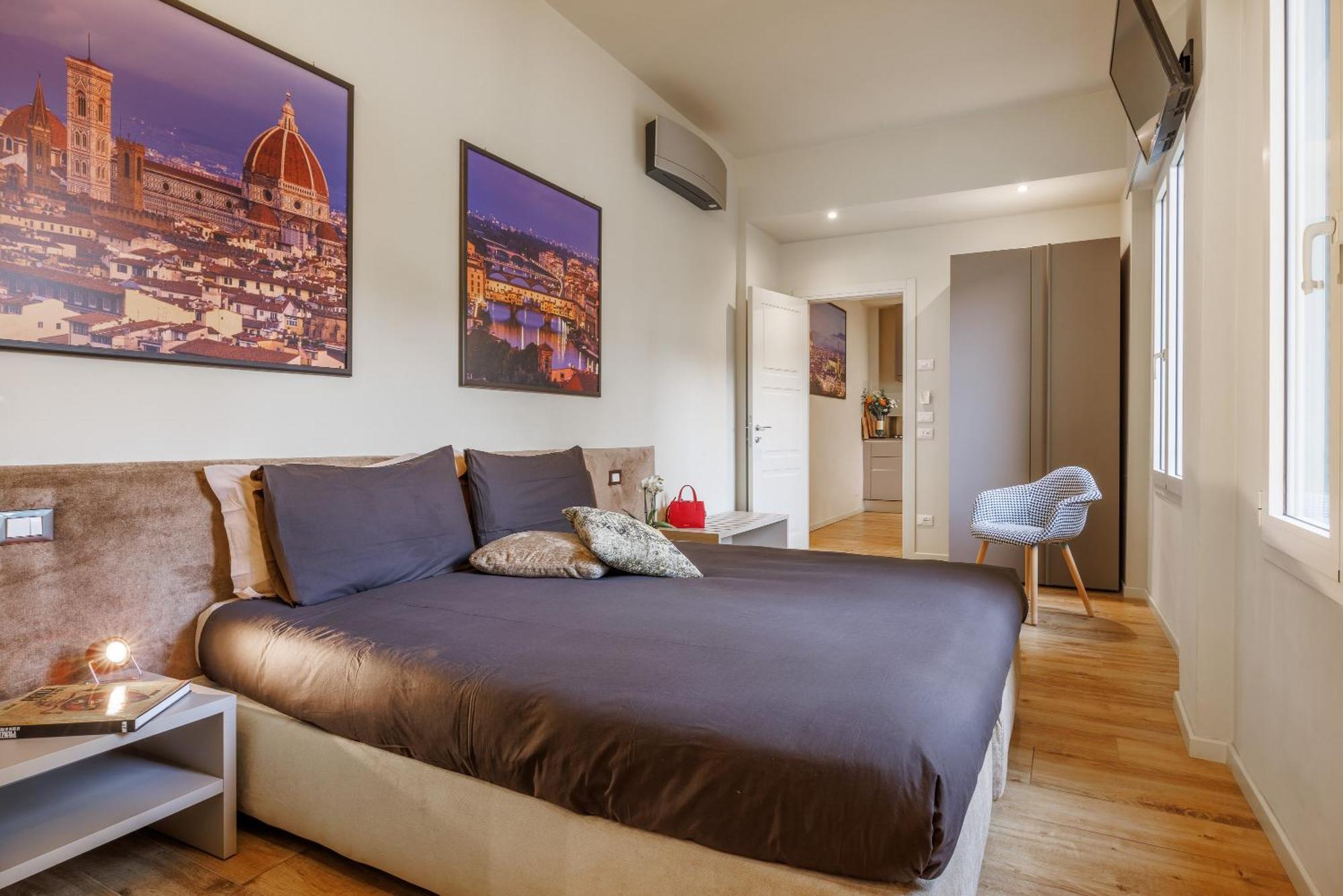 Lucy Charming Modern Near Piazza Della Liberta Apartment