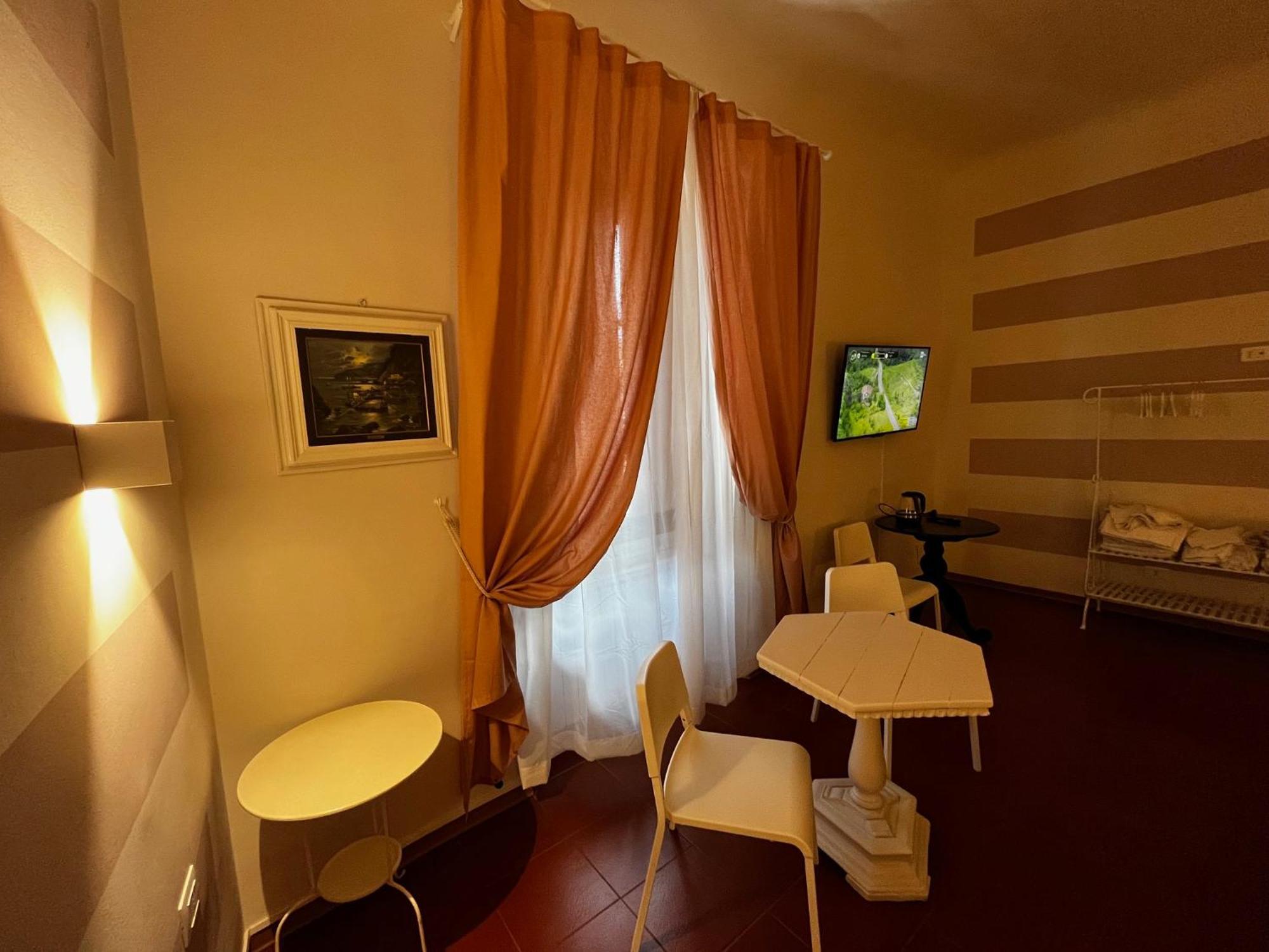 Dante Alighieri Couette-café Florence