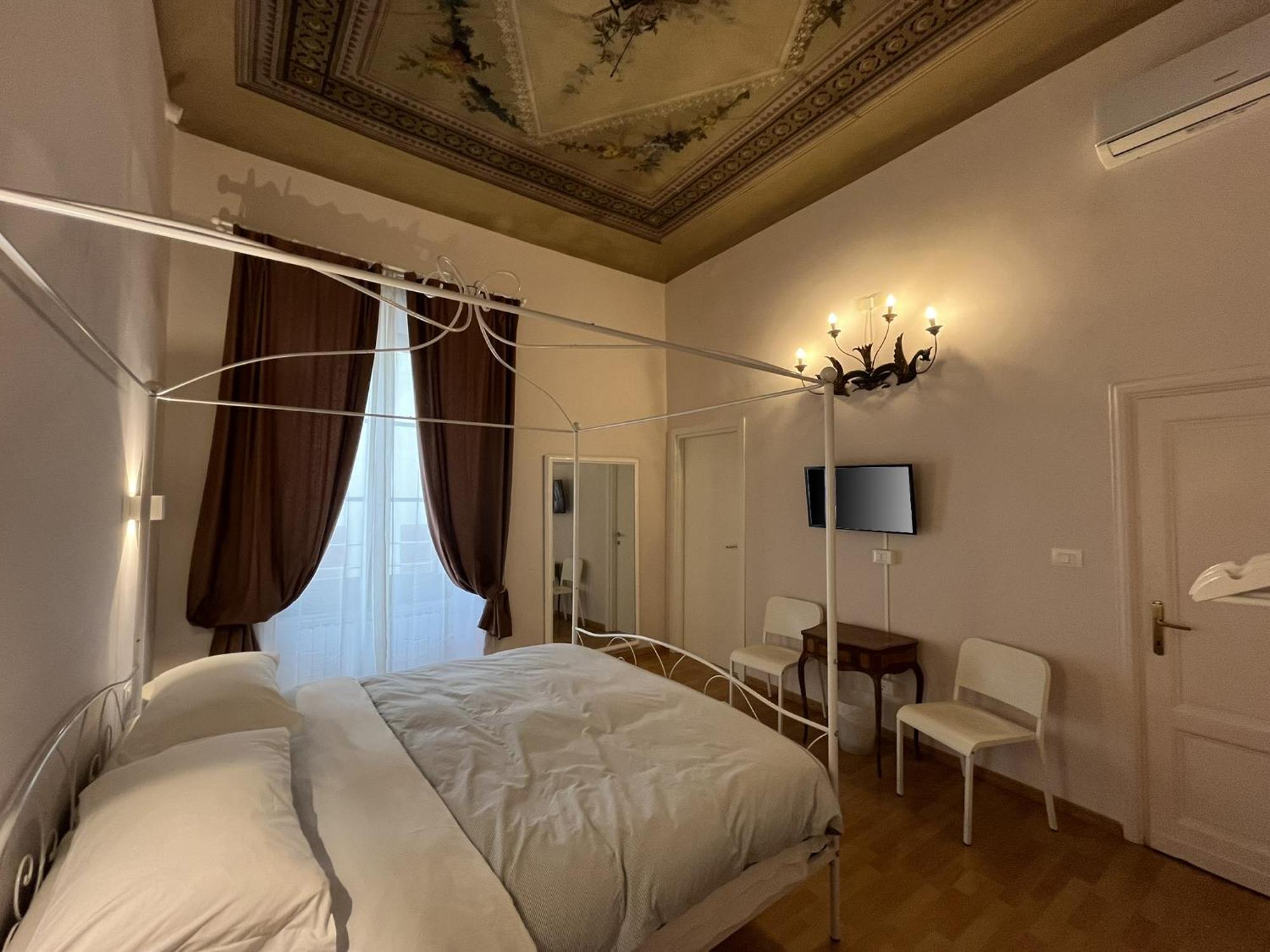 Dante Alighieri Couette-café