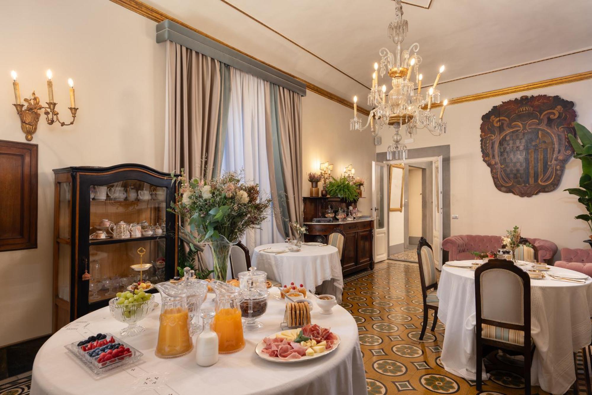 Bed & Breakfast Piazza Pitti Palace - Residenza D'Epoca 3*