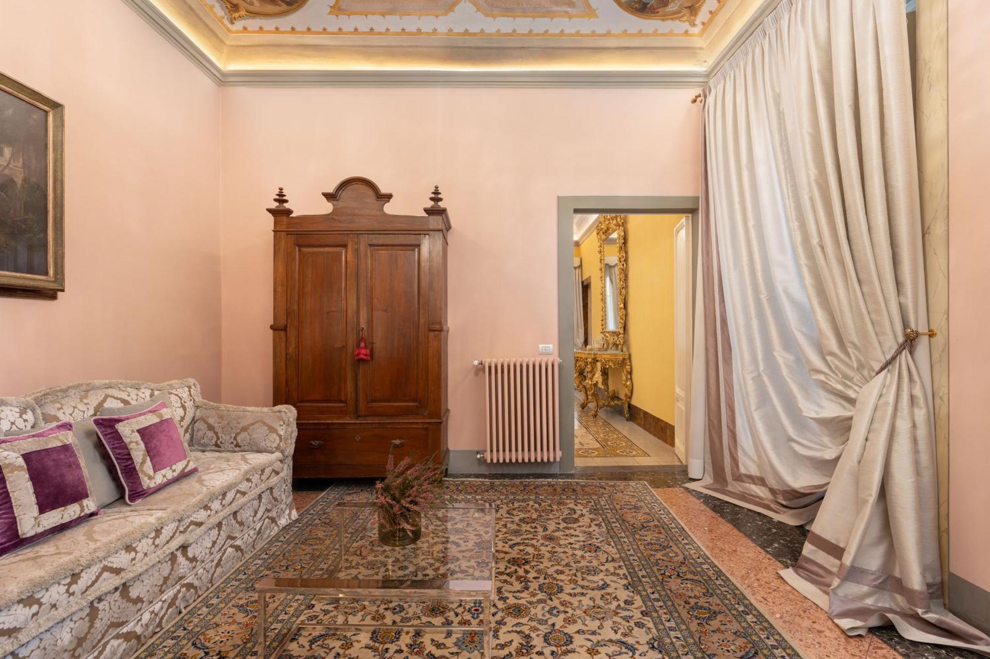 Piazza Pitti Palace - Residenza D'Epoca Bed & Breakfast