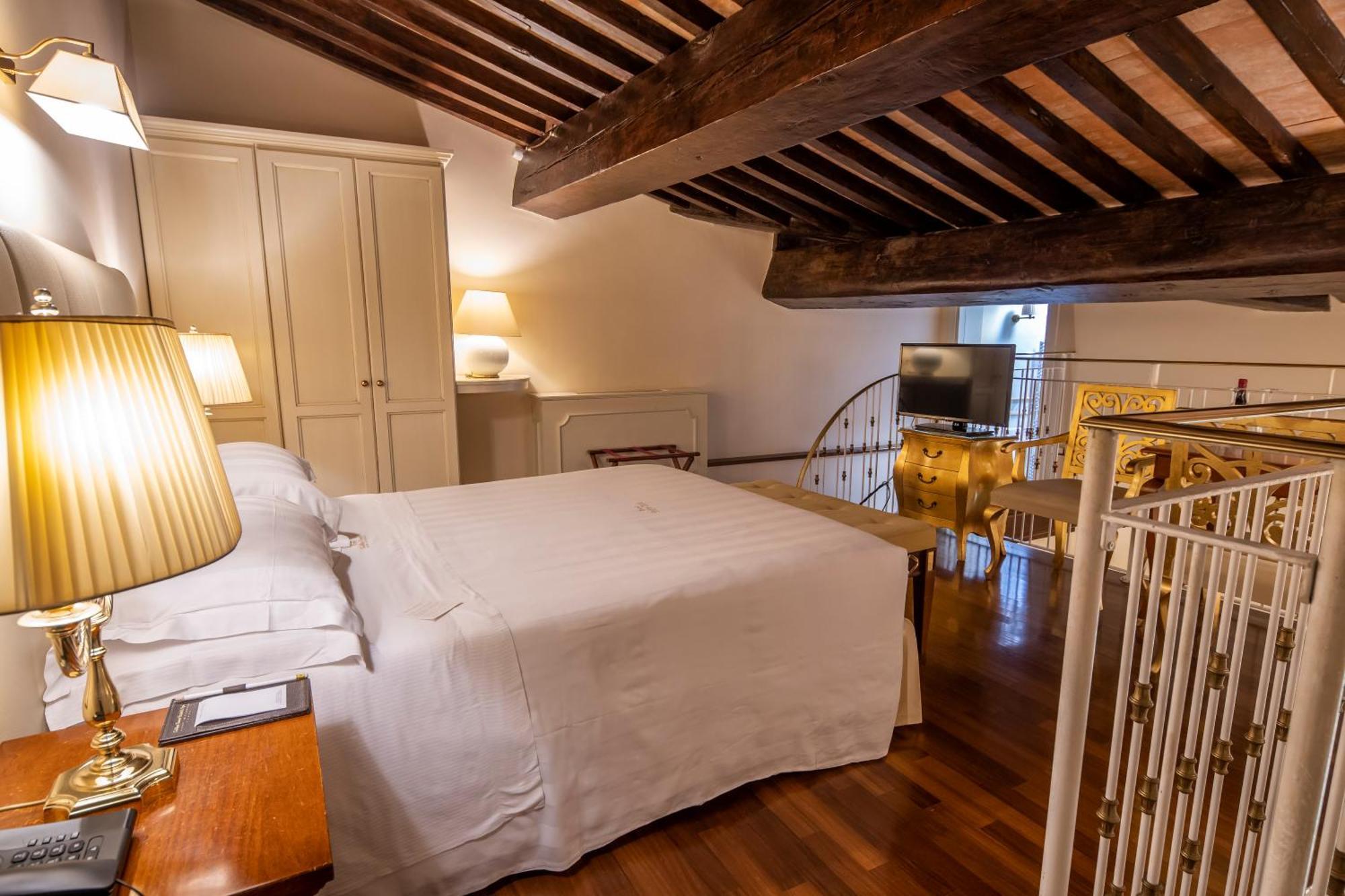 Hotel Golden Tower &