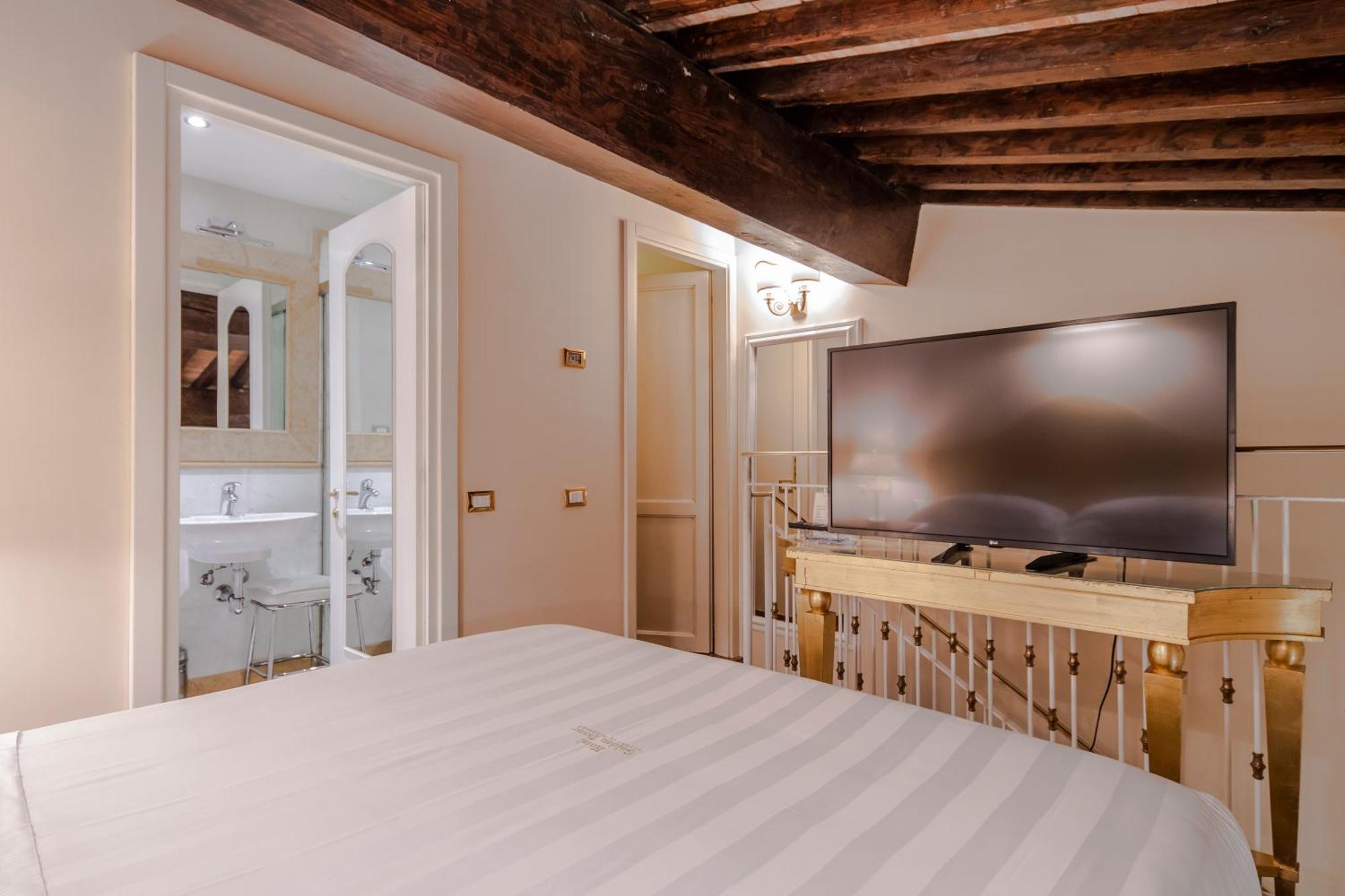 Hotel Golden Tower &