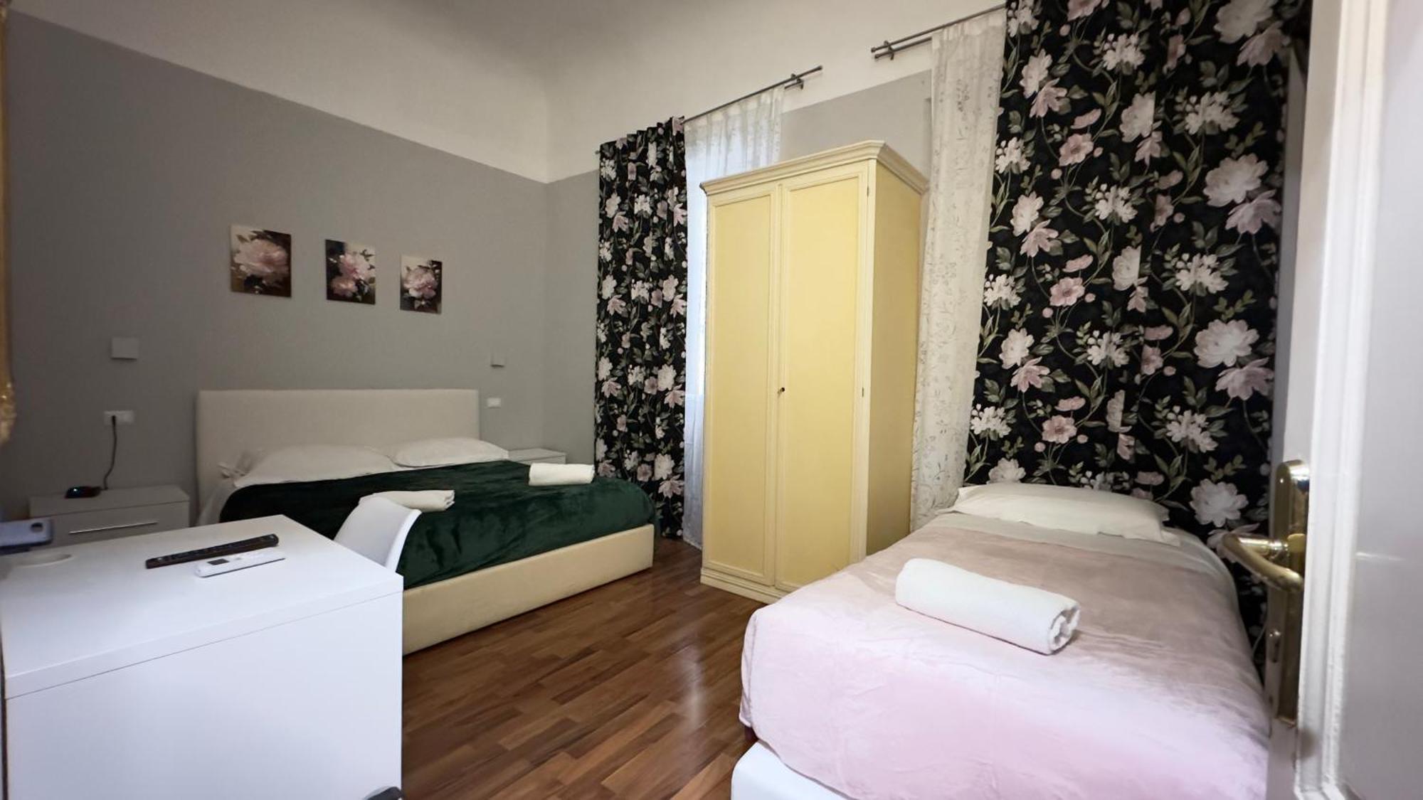 Piccolo Con Access Ztl !!! Nel Centro Storico Di !!! 2* Florence