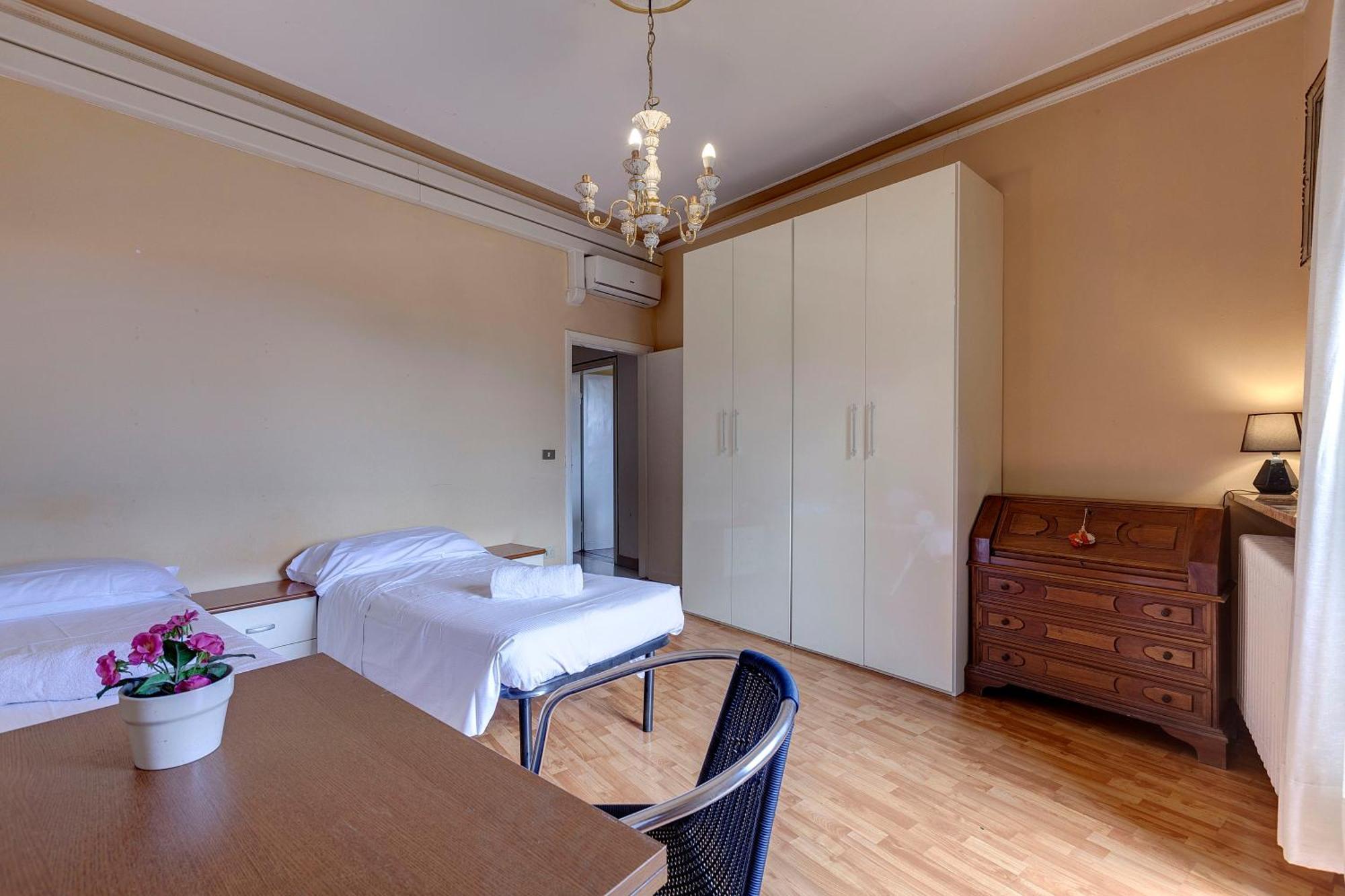 Magnoli 2 D Apartment