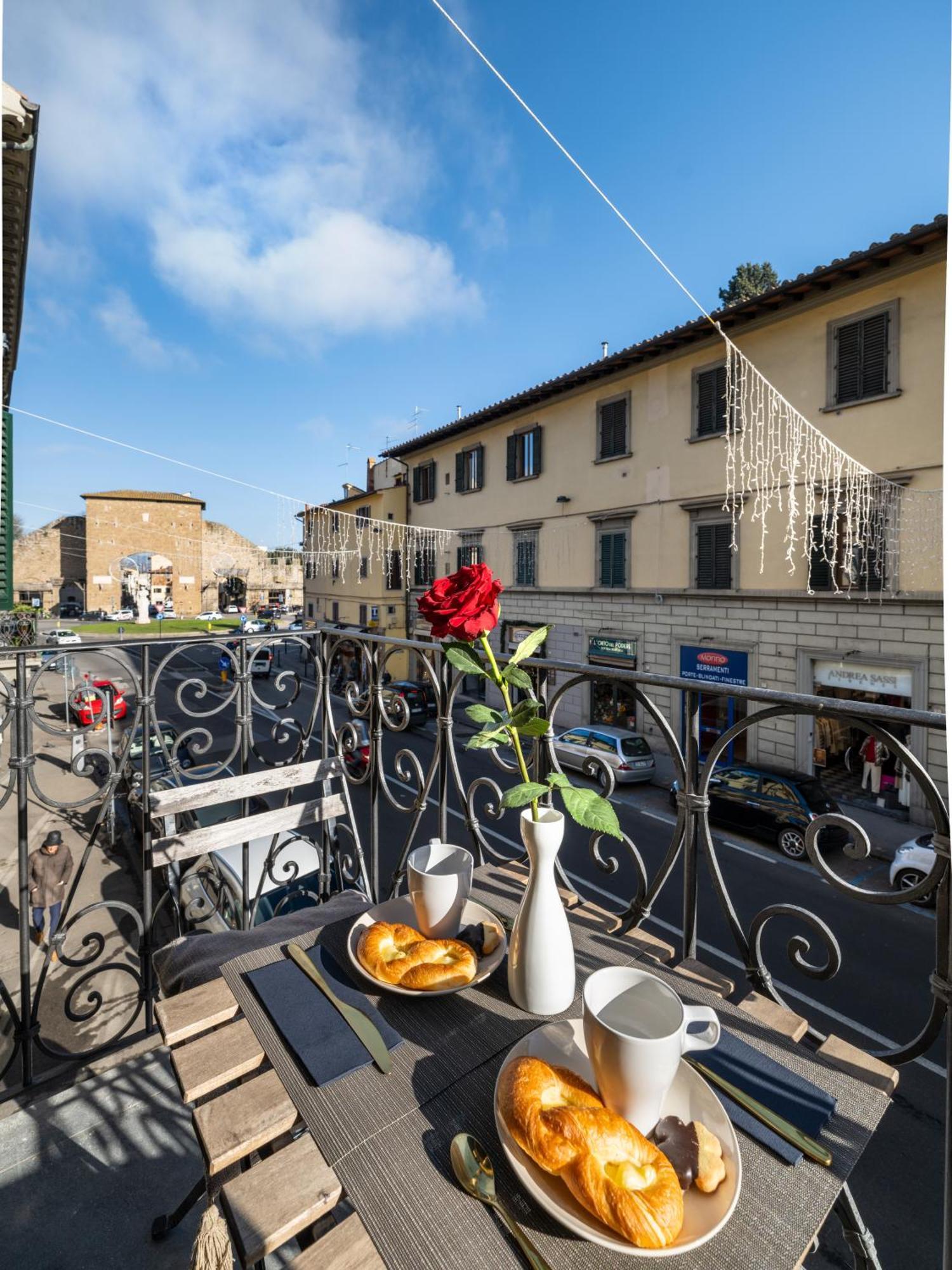 Flower House - Dolcevita Apartment