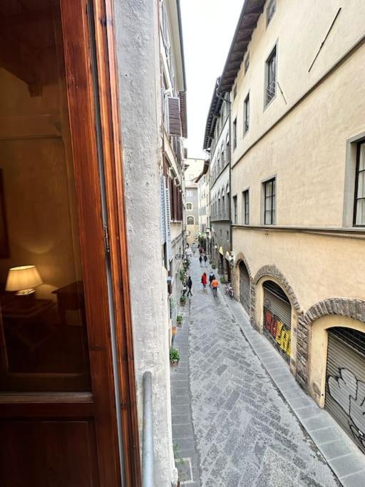 Lambe Next To Ponte Vecchio And Uffizi - Lovetheapartments Apartment *