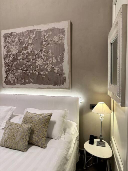 Lambe Next To Ponte Vecchio And Uffizi - Lovetheapartments * Florence