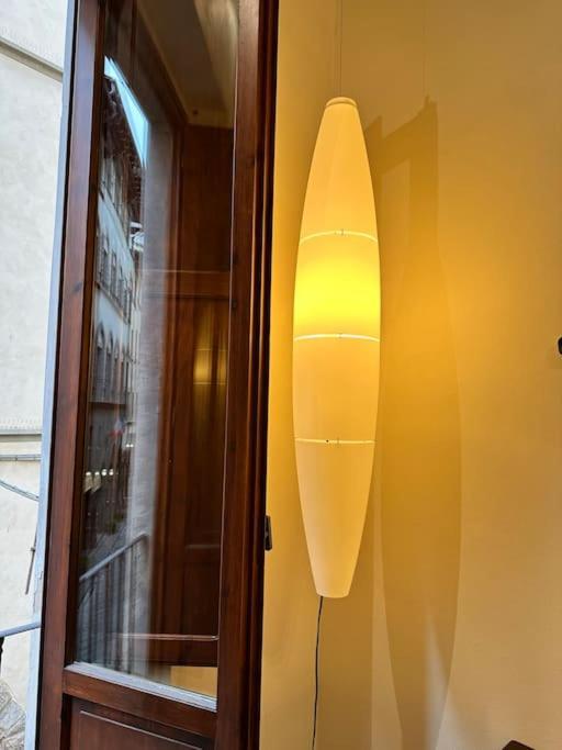 Lambe Next To Ponte Vecchio And Uffizi - Lovetheapartments Apartment Florence