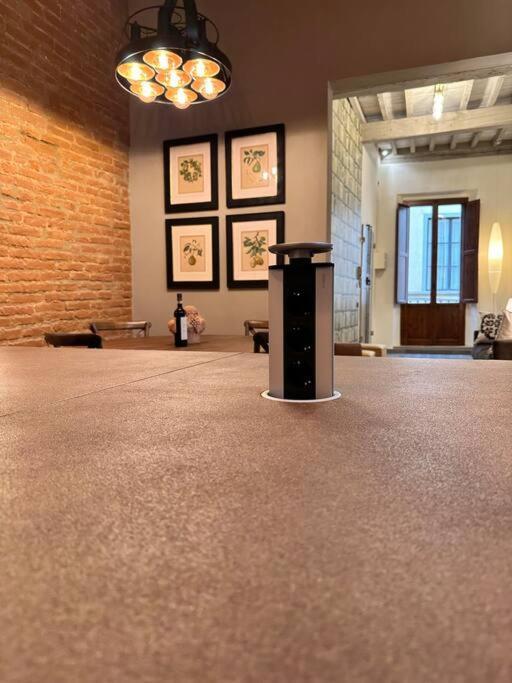 Lambe Next To Ponte Vecchio And Uffizi - Lovetheapartments Florence