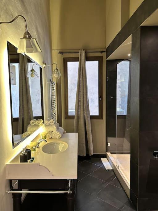 Lambe Next To Ponte Vecchio And Uffizi - Lovetheapartments *