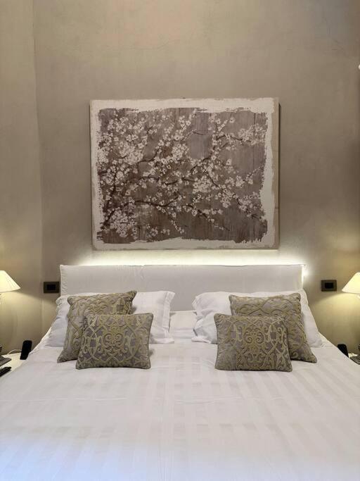 Lambe Next To Ponte Vecchio And Uffizi - Lovetheapartments