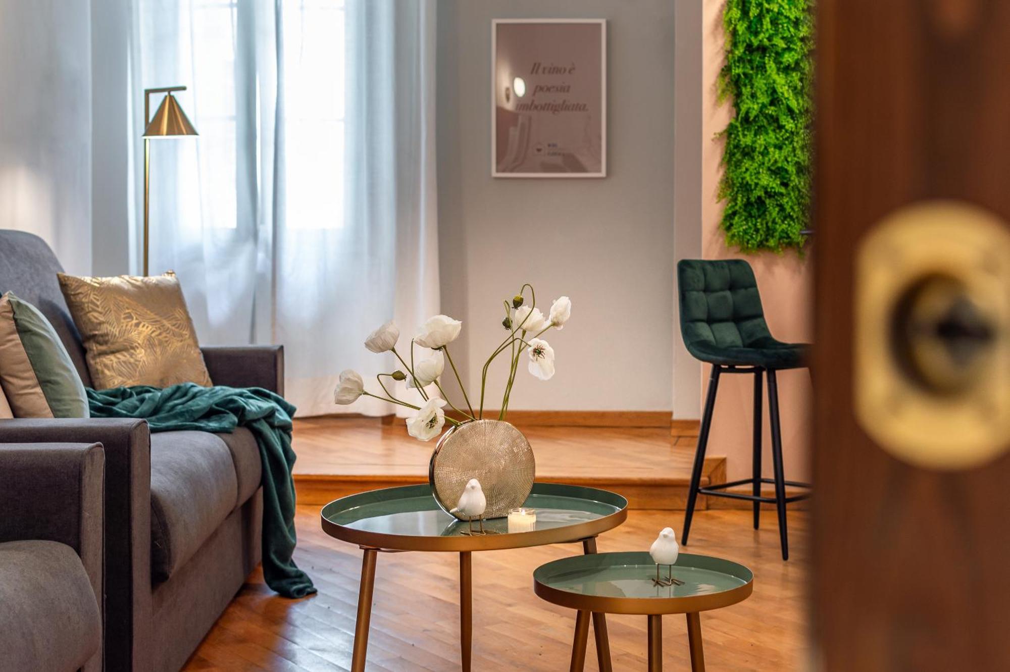 Wine Moscato Apartment Florence