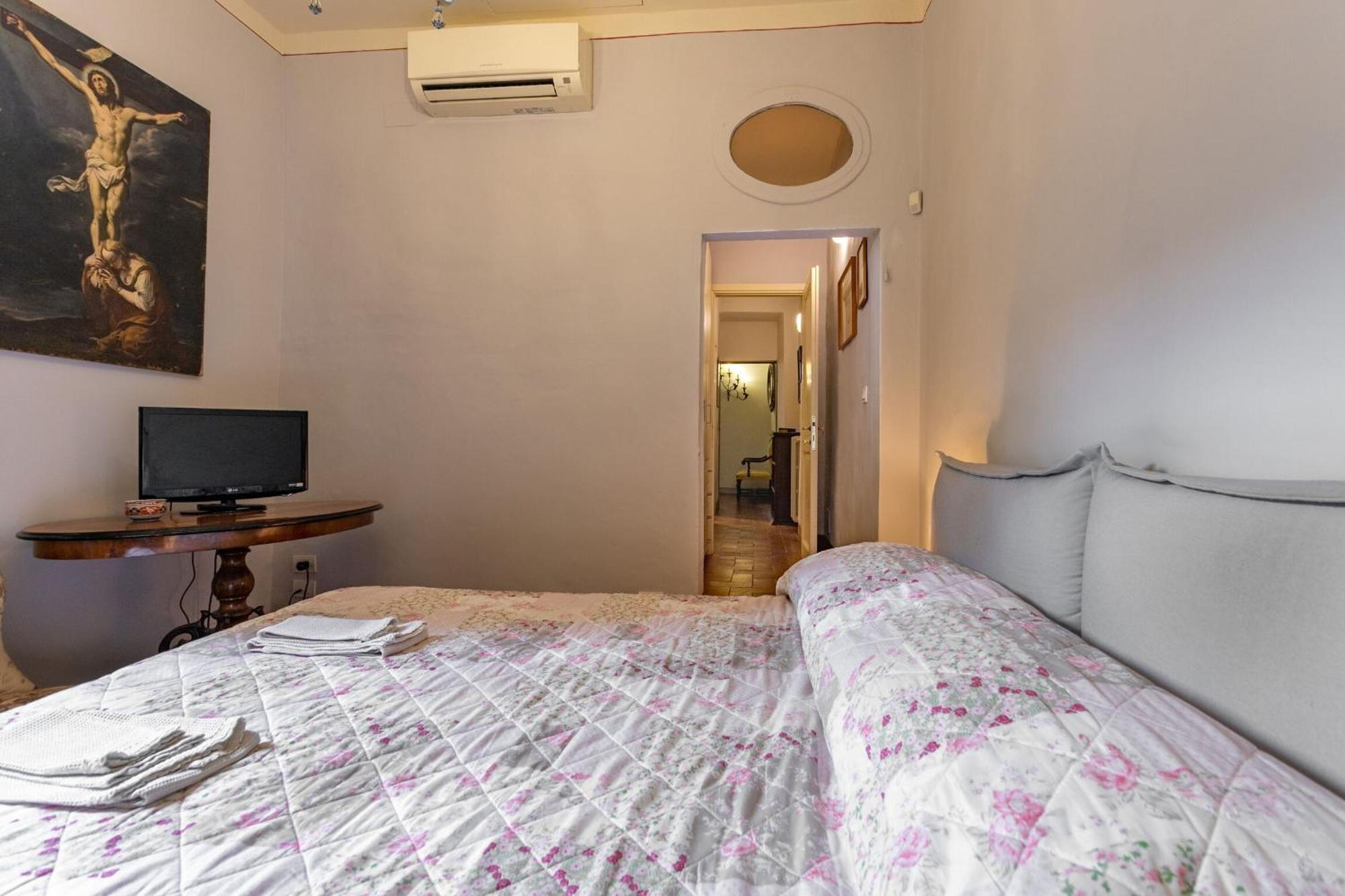 Appartement Santa Croce Dante's View With Terrace By Halldis *