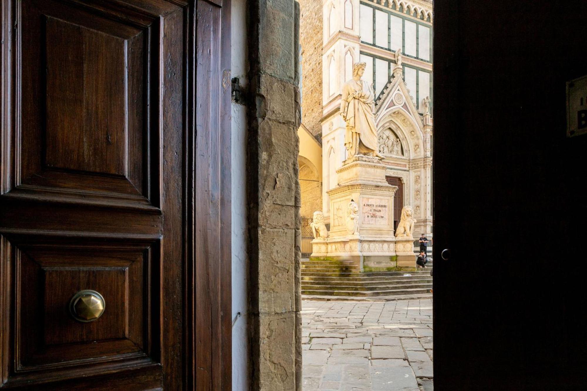 Santa Croce Dante's View With Terrace By Halldis