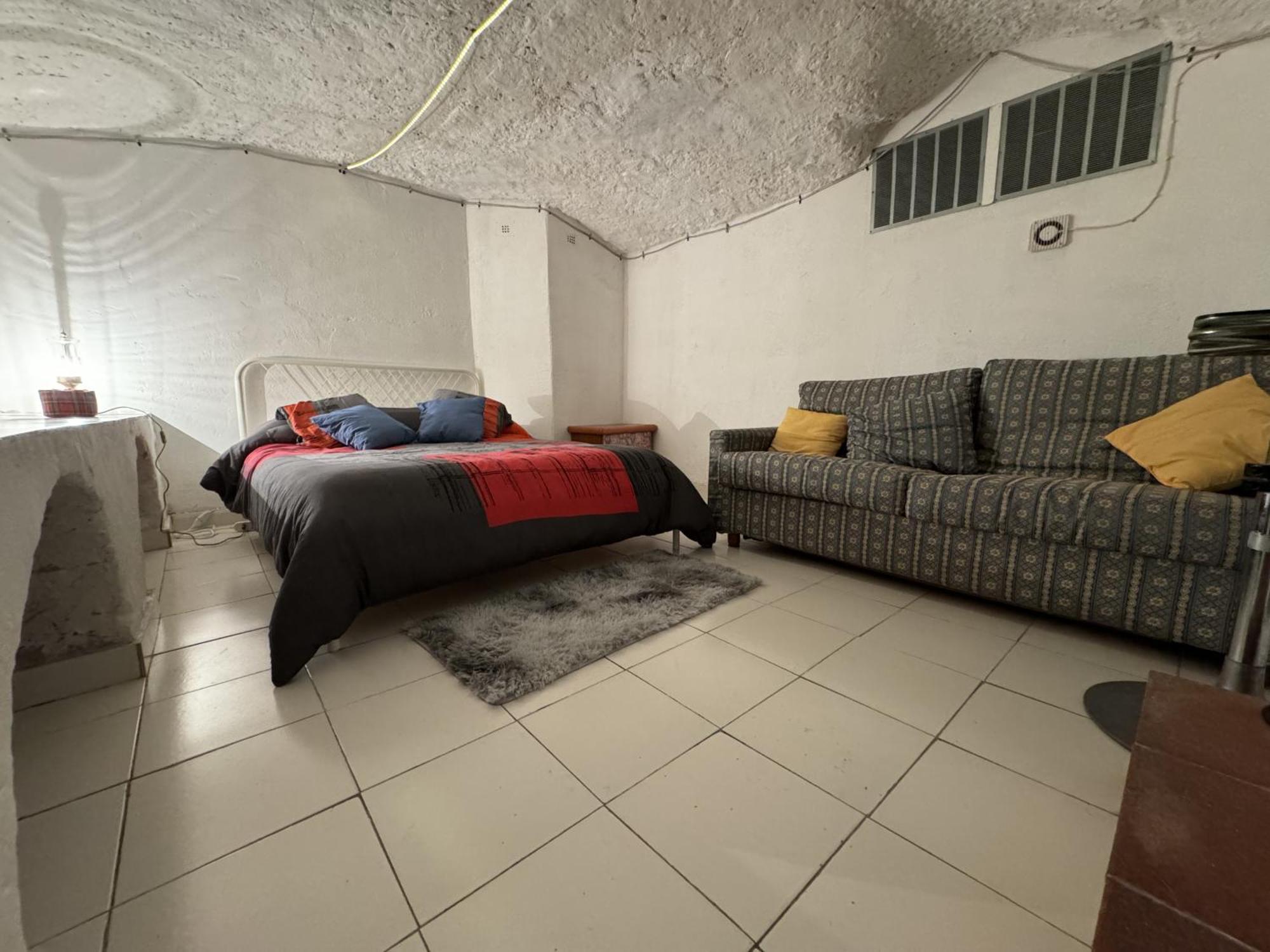 Il Segreto Di Via Laura - House In