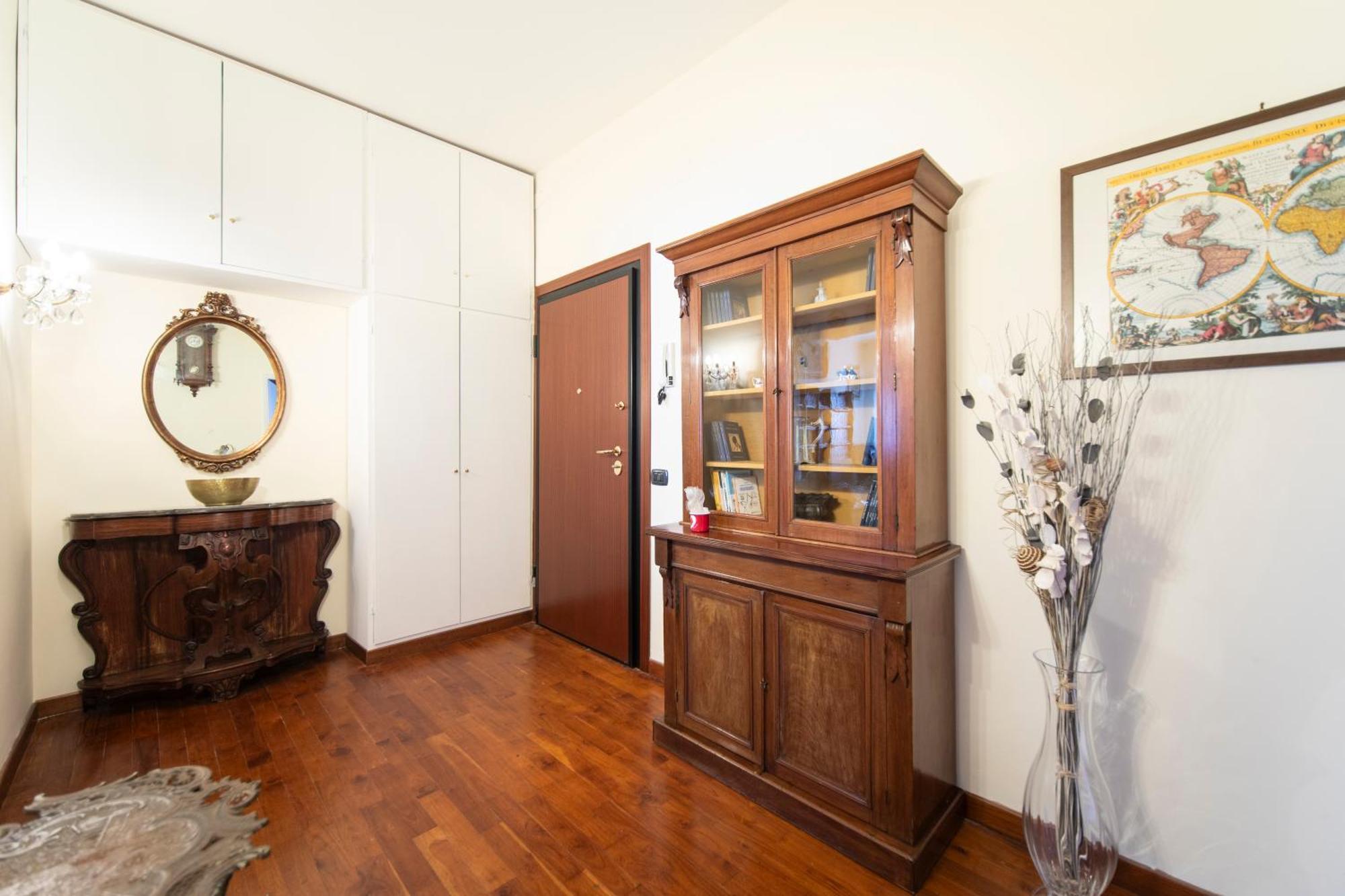 Bright Flat Close To The Centre Apartment