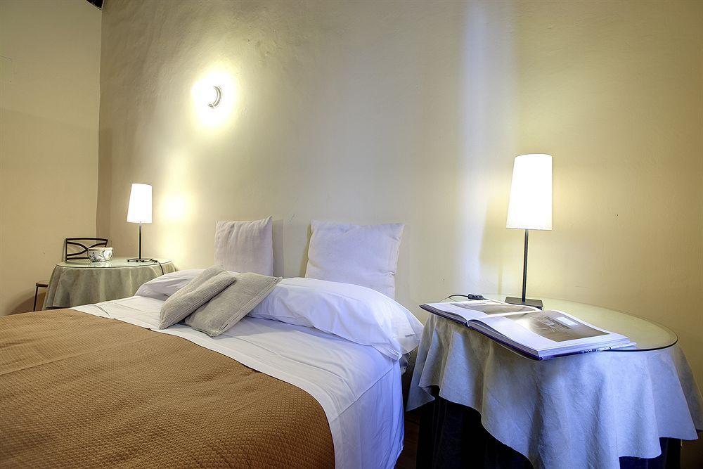Hotel Think *