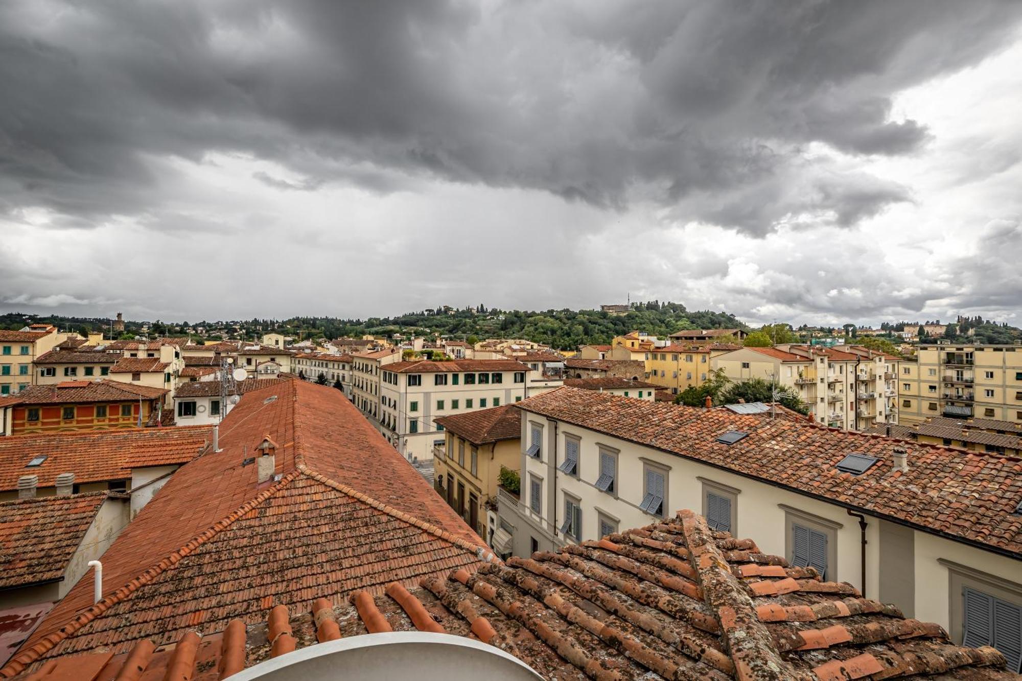 Yid Wonderful Balcony View On Florence